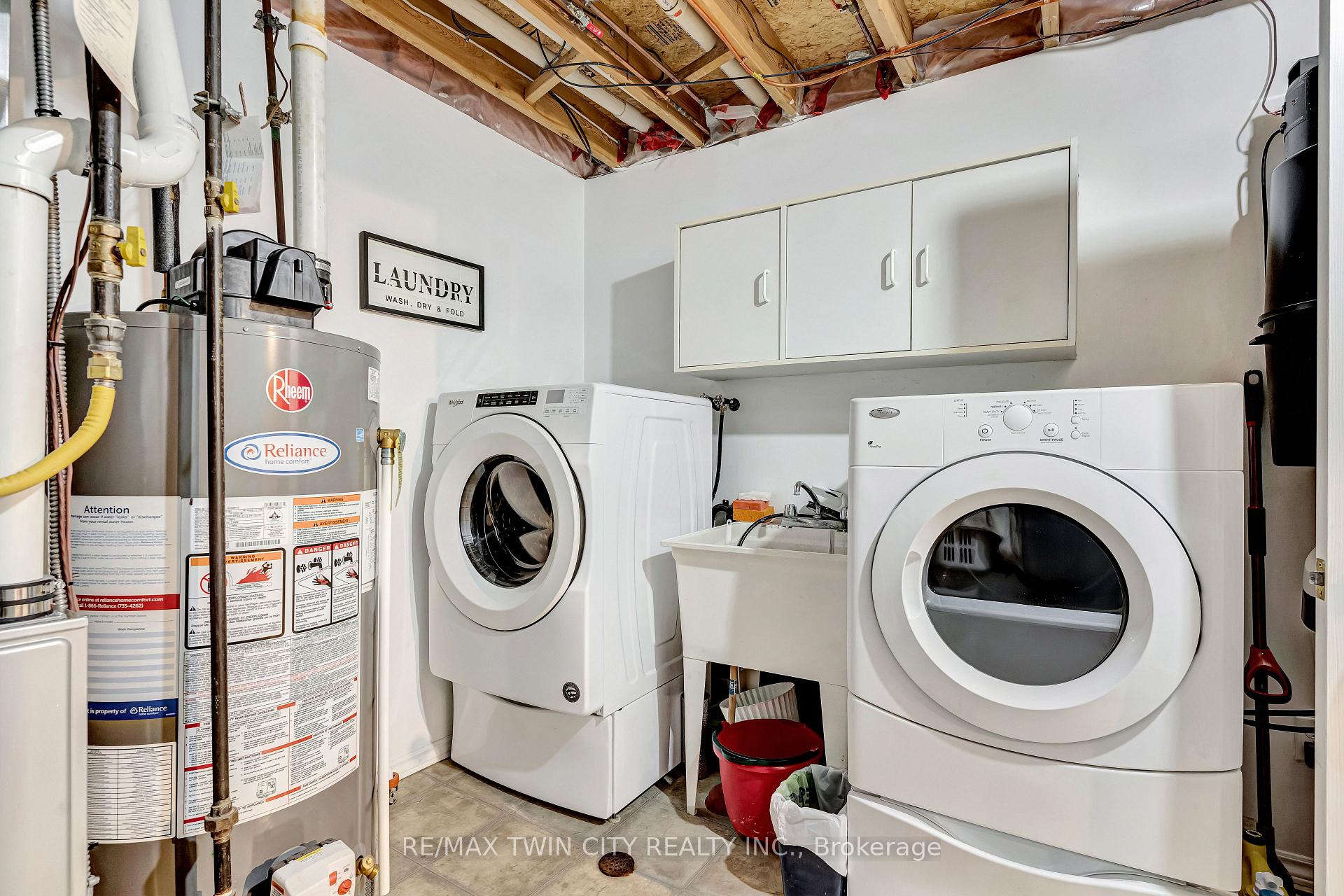 Photo 23 of 338 Carriage House Court, Waterloo — HOMEH