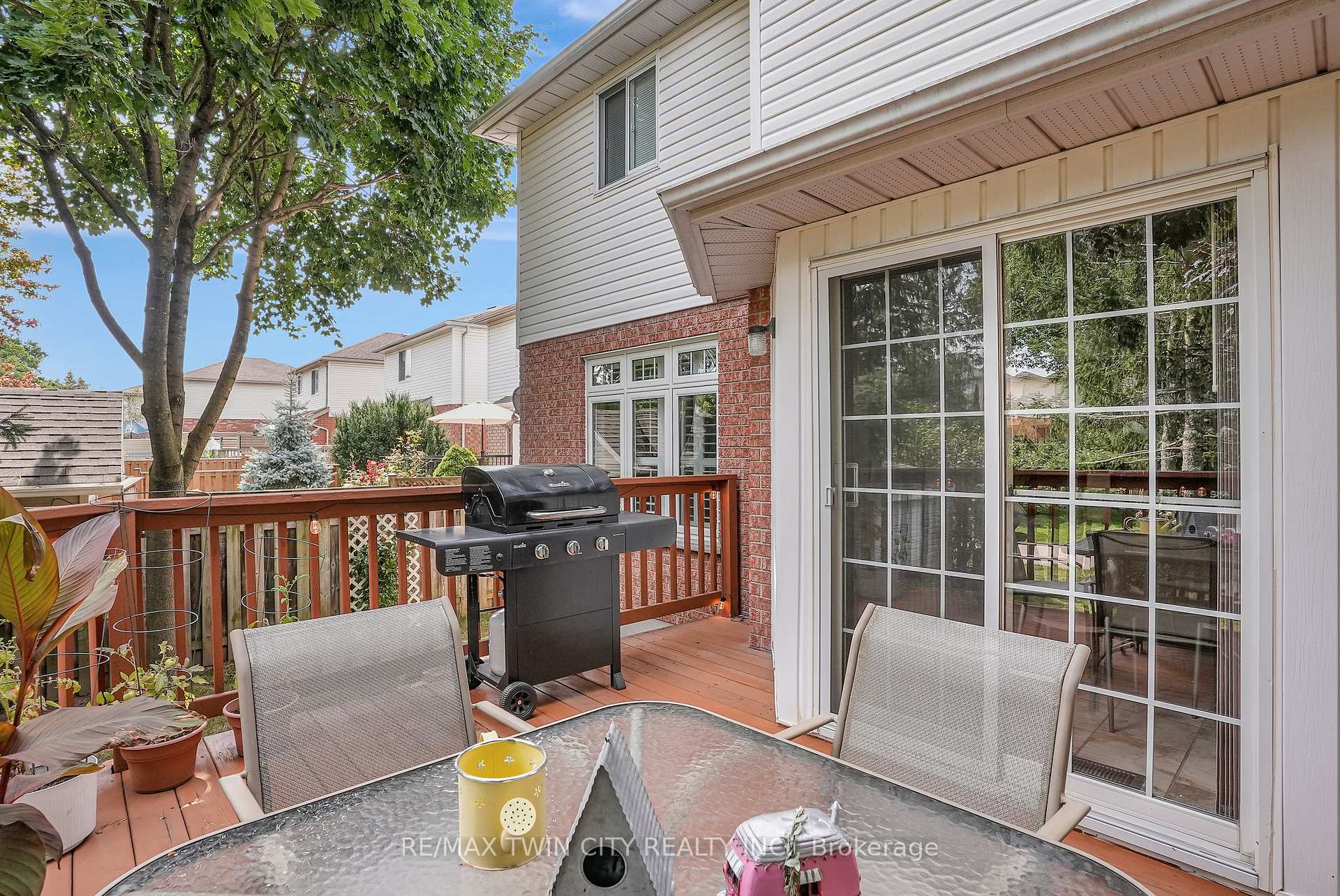 Photo 26 of 338 Carriage House Court, Waterloo — HOMEH
