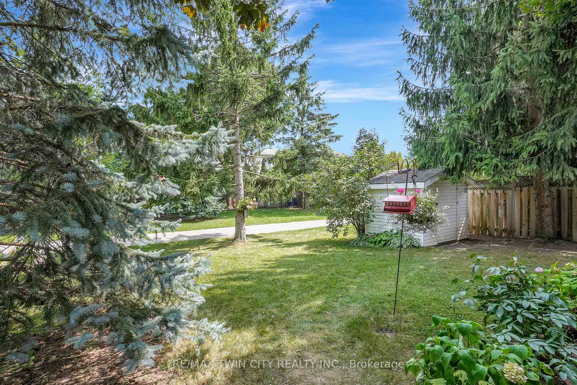 Photo 36 of 338 Carriage House Court, Waterloo — HOMEH