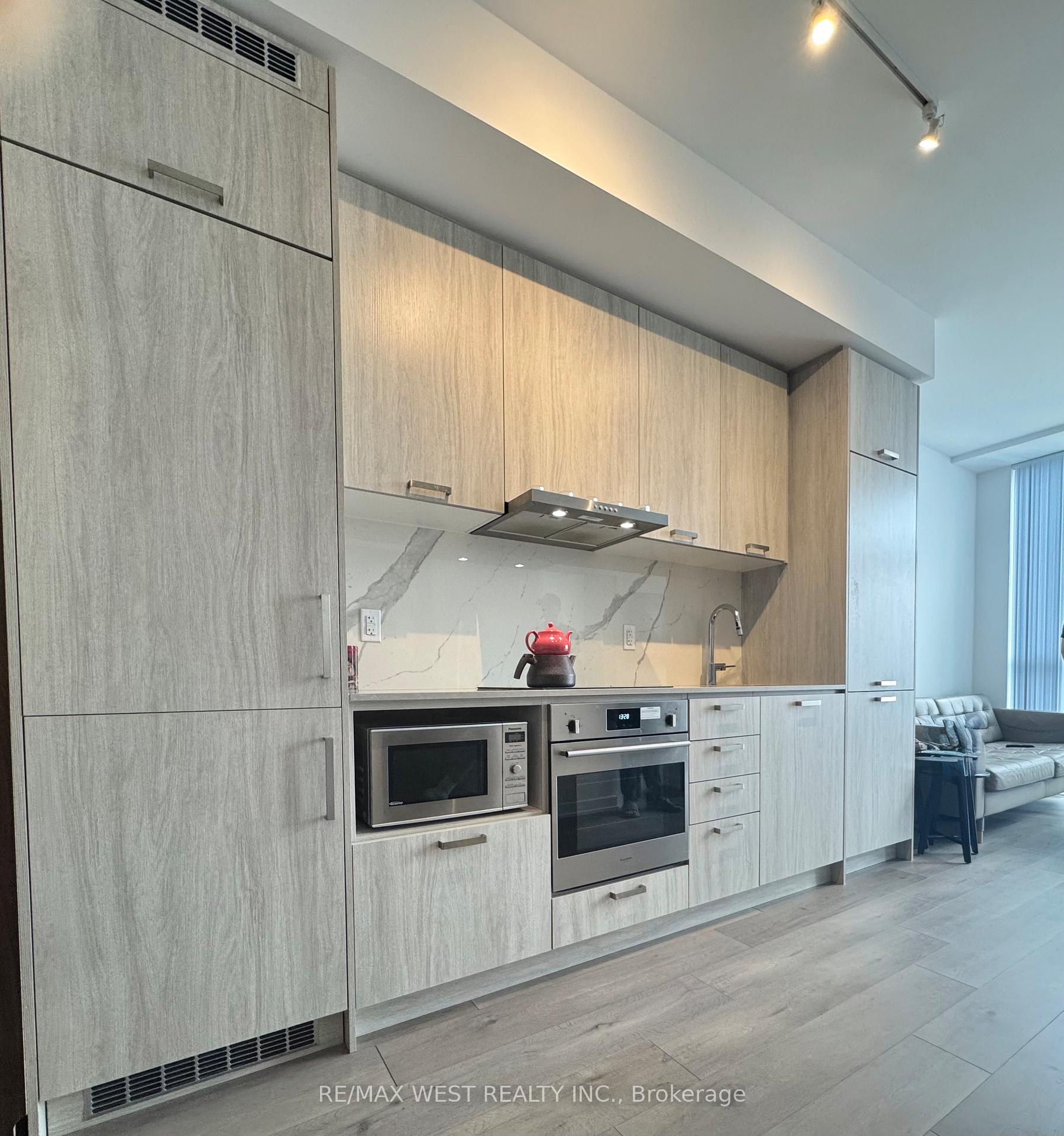 Photo 20 of Unit 1111, 38 Honeycrisp Crescent, Vaughan, Vaughan Corporate Centre — HOMEH