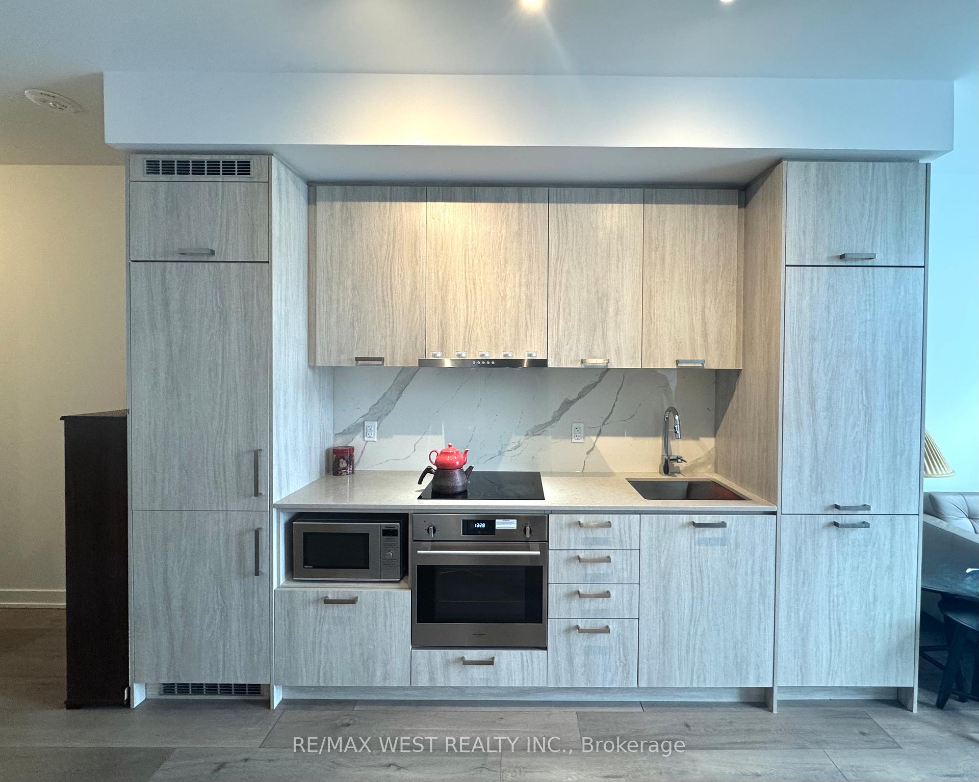 Photo 19 of Unit 1111, 38 Honeycrisp Crescent, Vaughan, Vaughan Corporate Centre — HOMEH