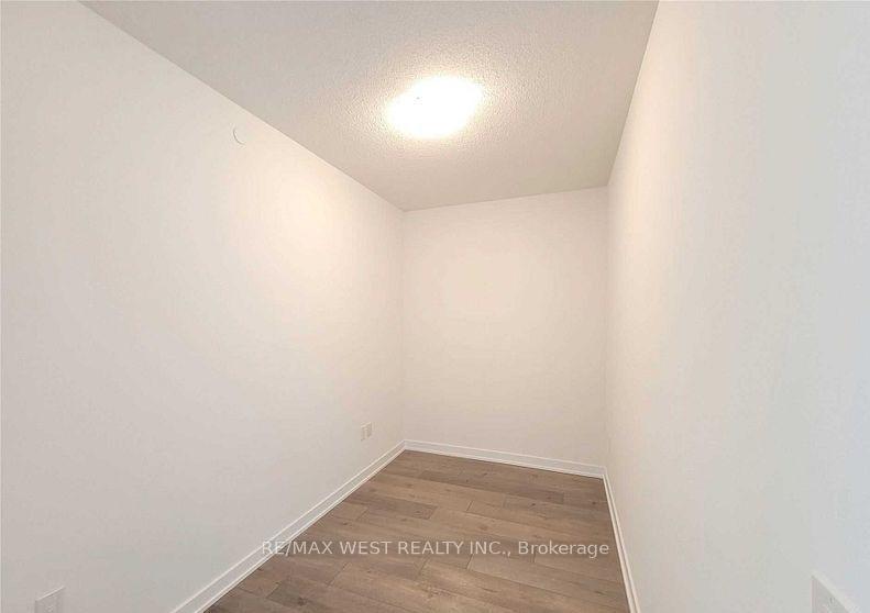 Photo 2 of Unit 1111, 38 Honeycrisp Crescent, Vaughan, Vaughan Corporate Centre — HOMEH