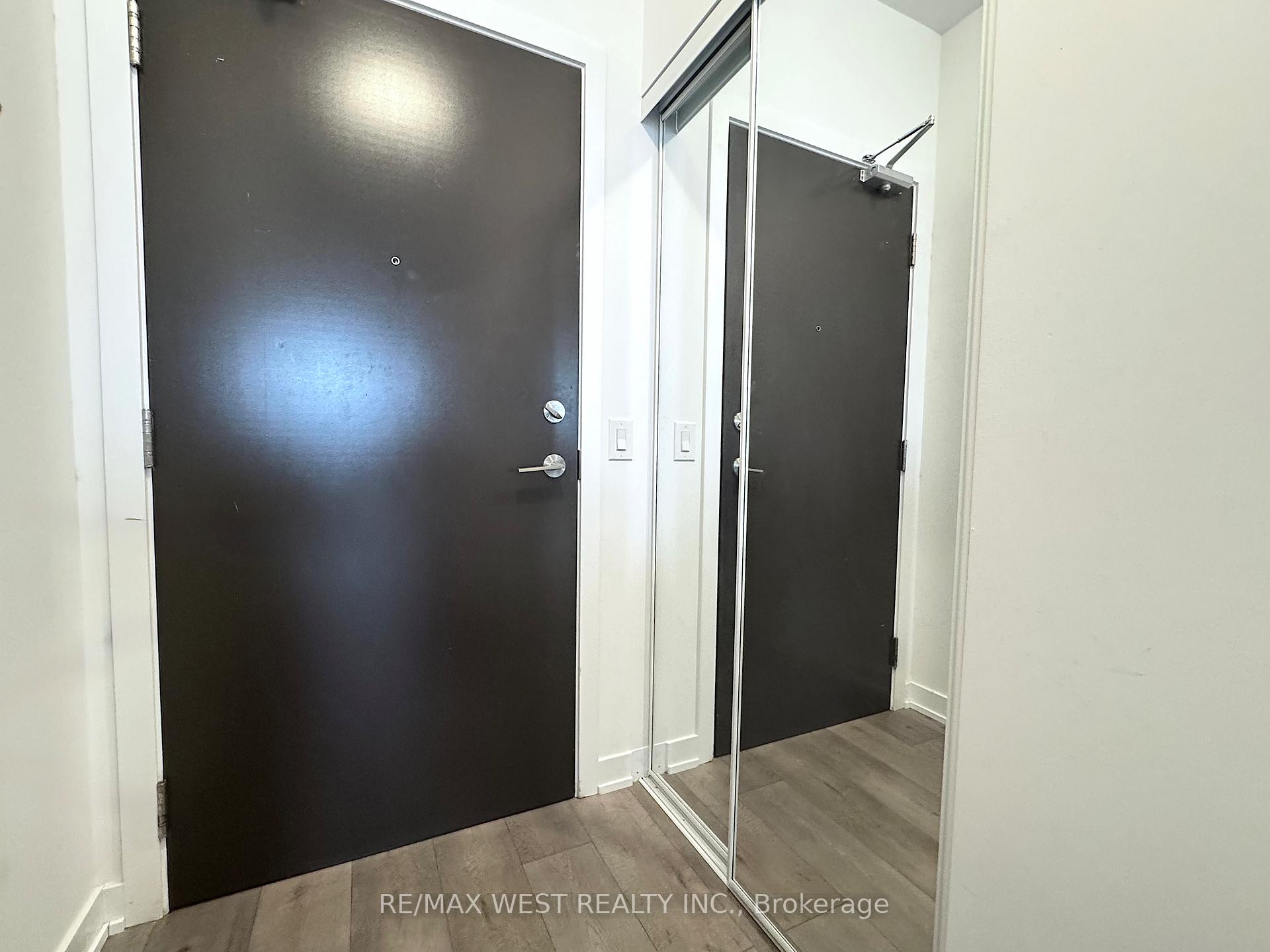 Photo 17 of Unit 1111, 38 Honeycrisp Crescent, Vaughan, Vaughan Corporate Centre — HOMEH
