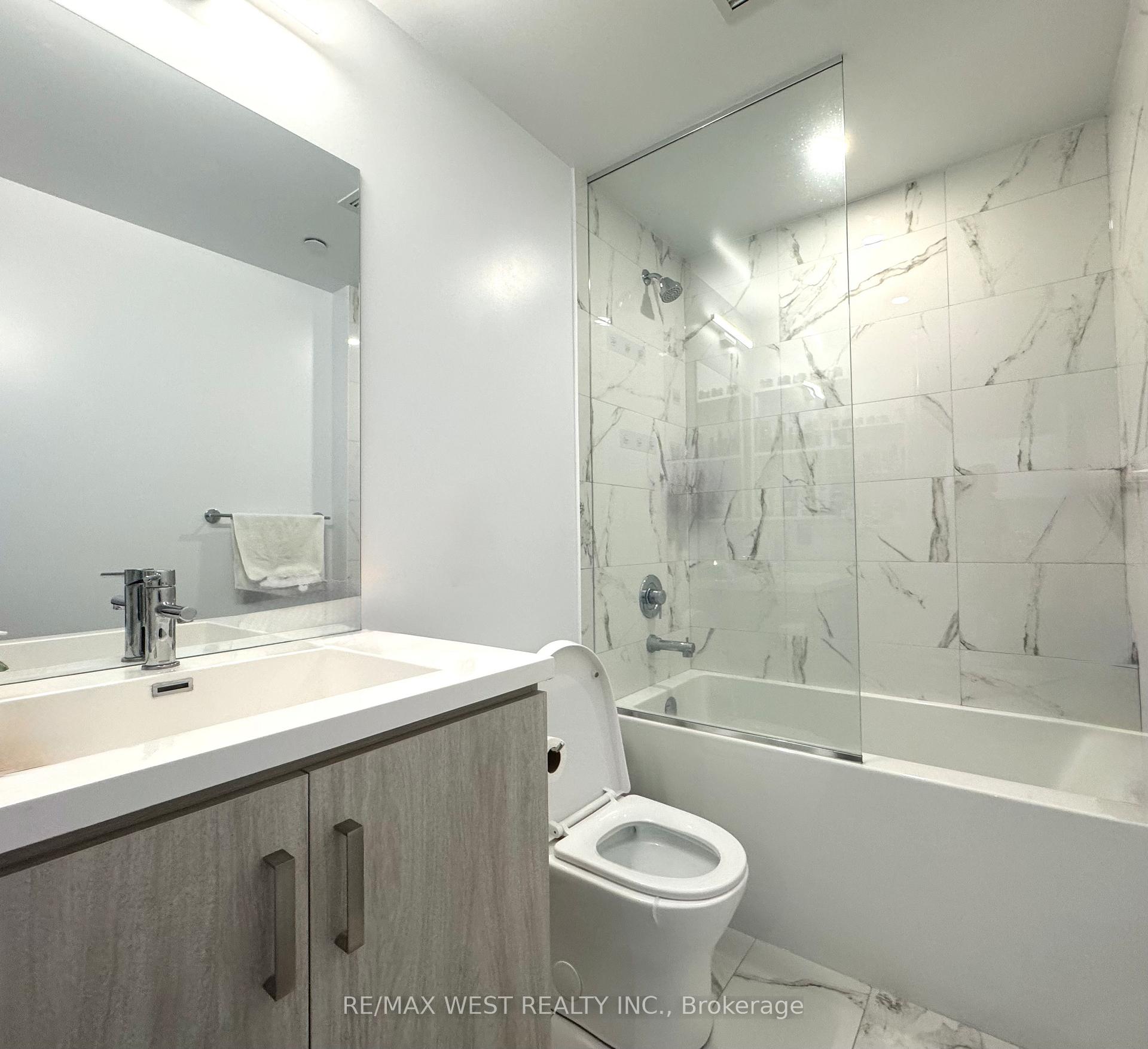 Photo 21 of Unit 1111, 38 Honeycrisp Crescent, Vaughan, Vaughan Corporate Centre — HOMEH
