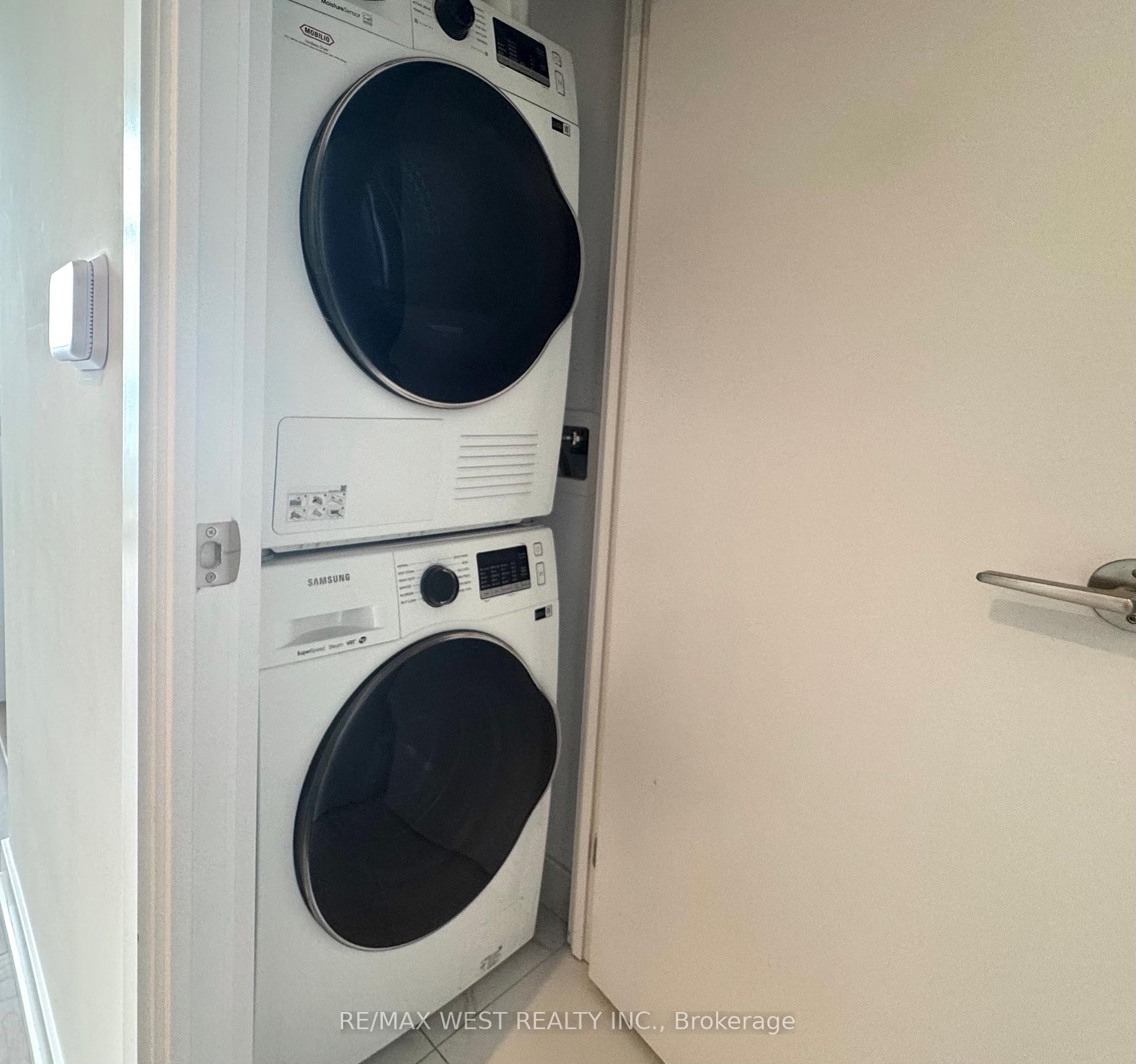 Photo 24 of Unit 1111, 38 Honeycrisp Crescent, Vaughan, Vaughan Corporate Centre — HOMEH