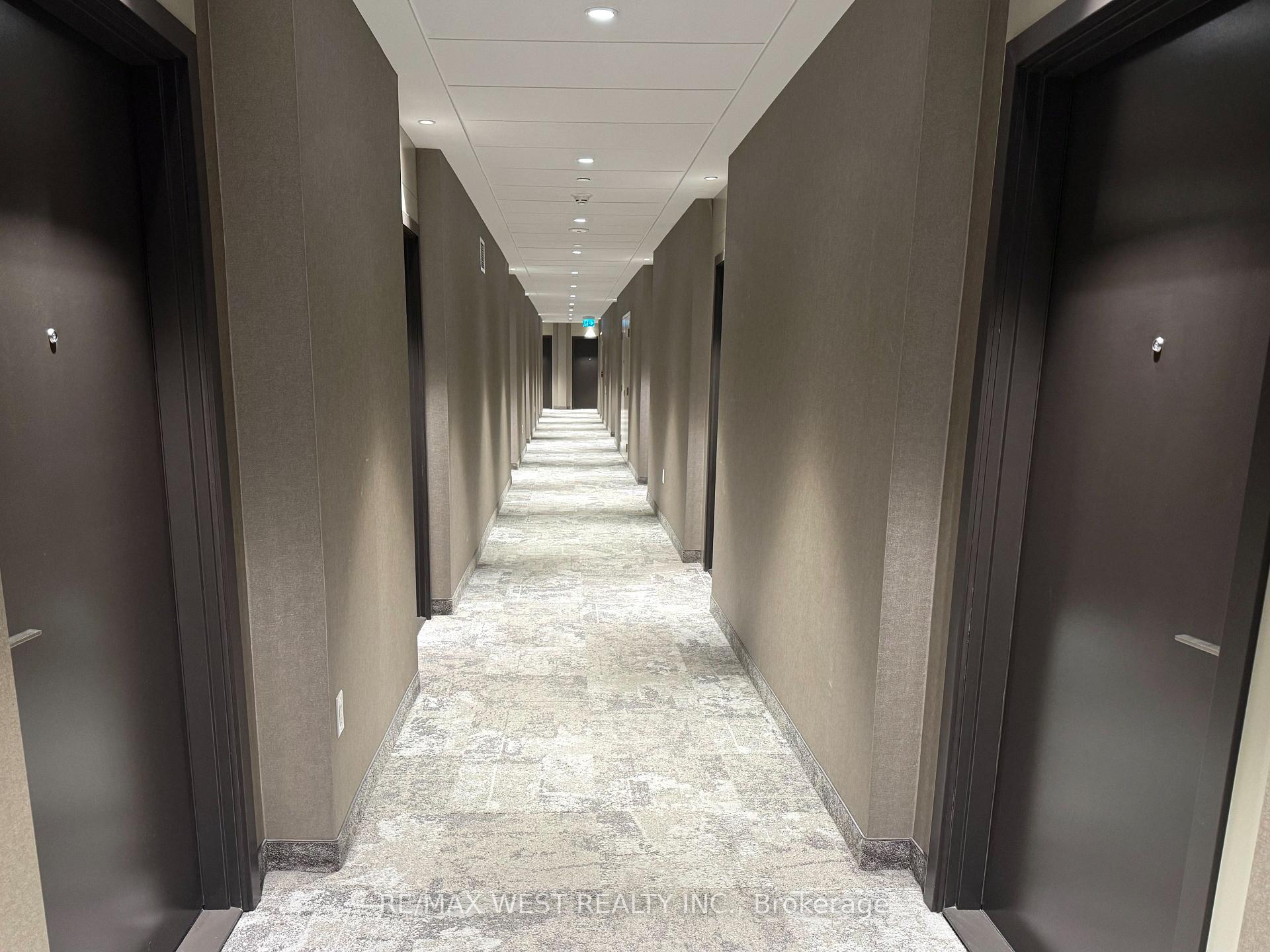 Photo 18 of Unit 1111, 38 Honeycrisp Crescent, Vaughan, Vaughan Corporate Centre — HOMEH