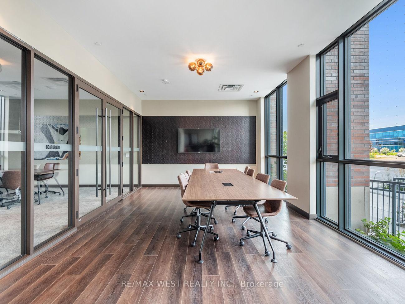 Photo 6 of Unit 1111, 38 Honeycrisp Crescent, Vaughan, Vaughan Corporate Centre — HOMEH