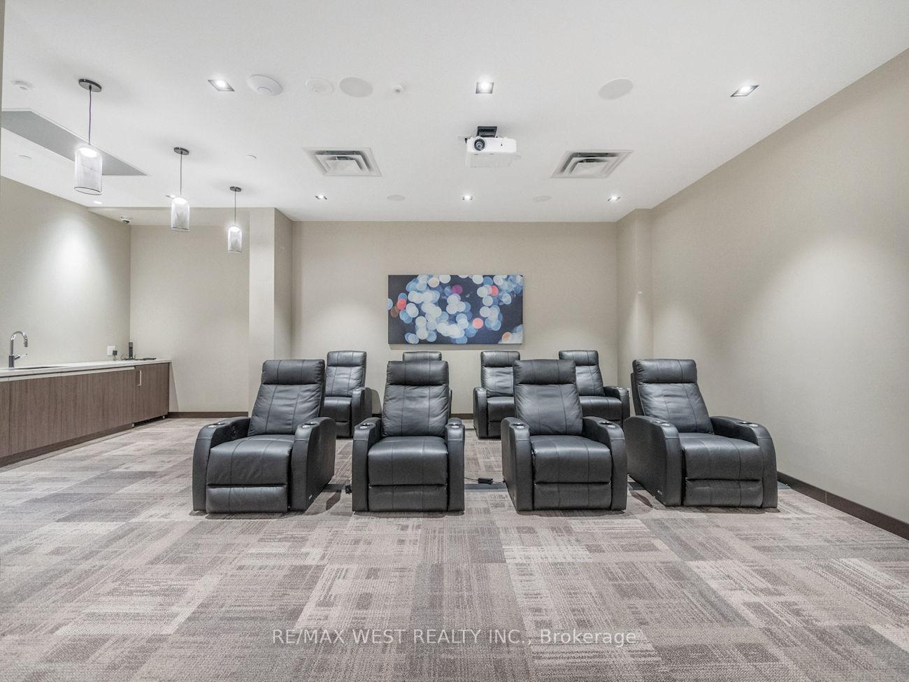 Photo 5 of Unit 1111, 38 Honeycrisp Crescent, Vaughan, Vaughan Corporate Centre — HOMEH