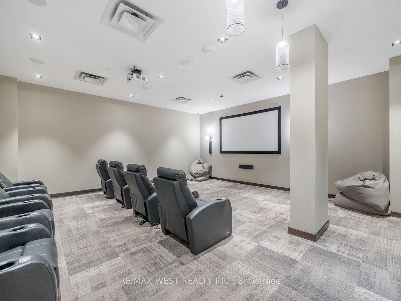Photo 4 of Unit 1111, 38 Honeycrisp Crescent, Vaughan, Vaughan Corporate Centre — HOMEH