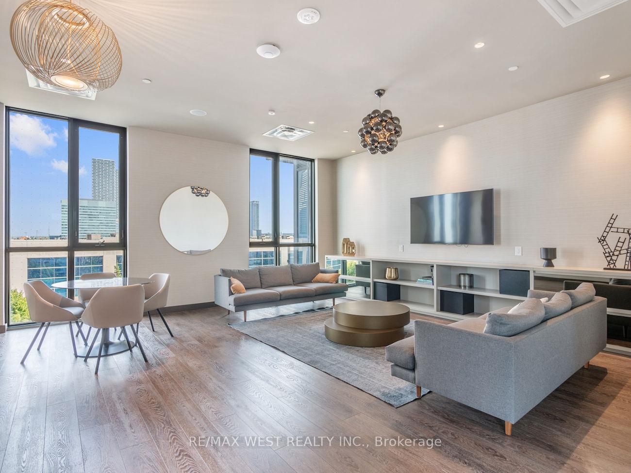 Photo 12 of Unit 1111, 38 Honeycrisp Crescent, Vaughan, Vaughan Corporate Centre — HOMEH