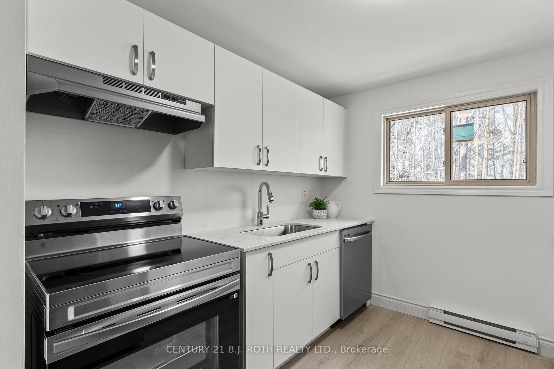 Photo 8 of 9 Evergreen Court, Barrie, Ardagh — HOMEH