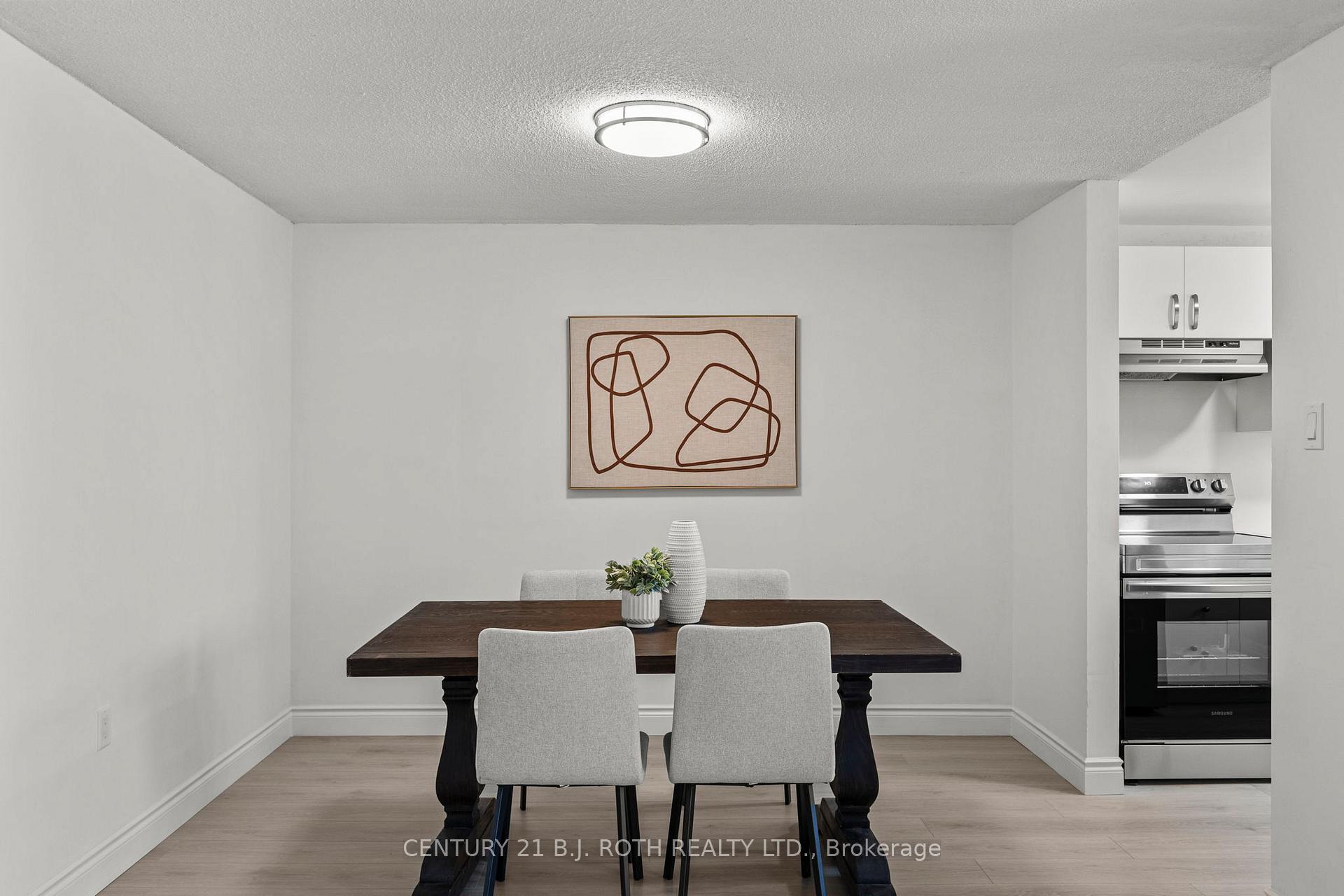 Photo 12 of 9 Evergreen Court, Barrie, Ardagh — HOMEH