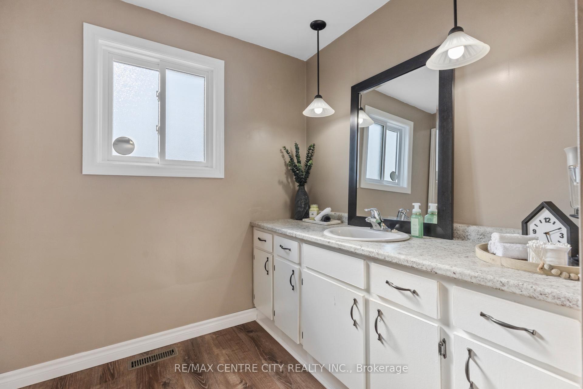 Photo 2 of 62 Butler Drive, St. Thomas — HOMEH