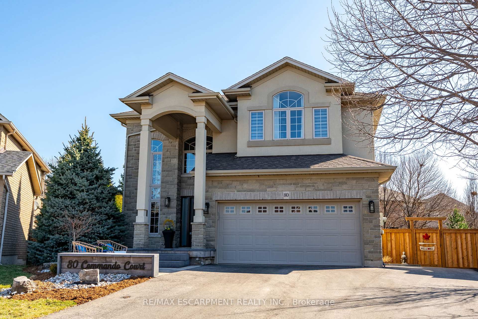 Photo 1 of 80 Commando Court, Hamilton, Waterdown — HOMEH