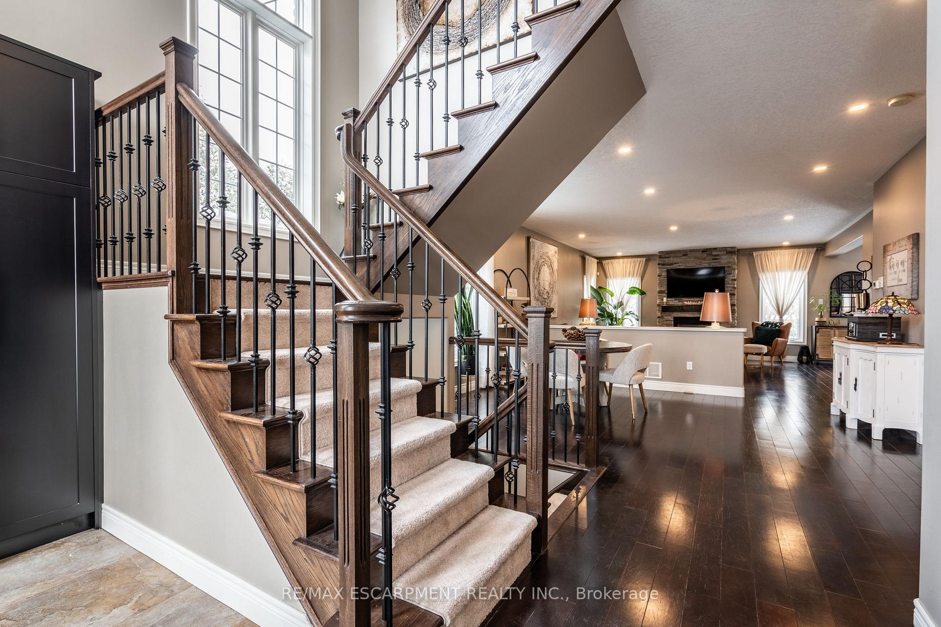 Photo 7 of 80 Commando Court, Hamilton, Waterdown — HOMEH
