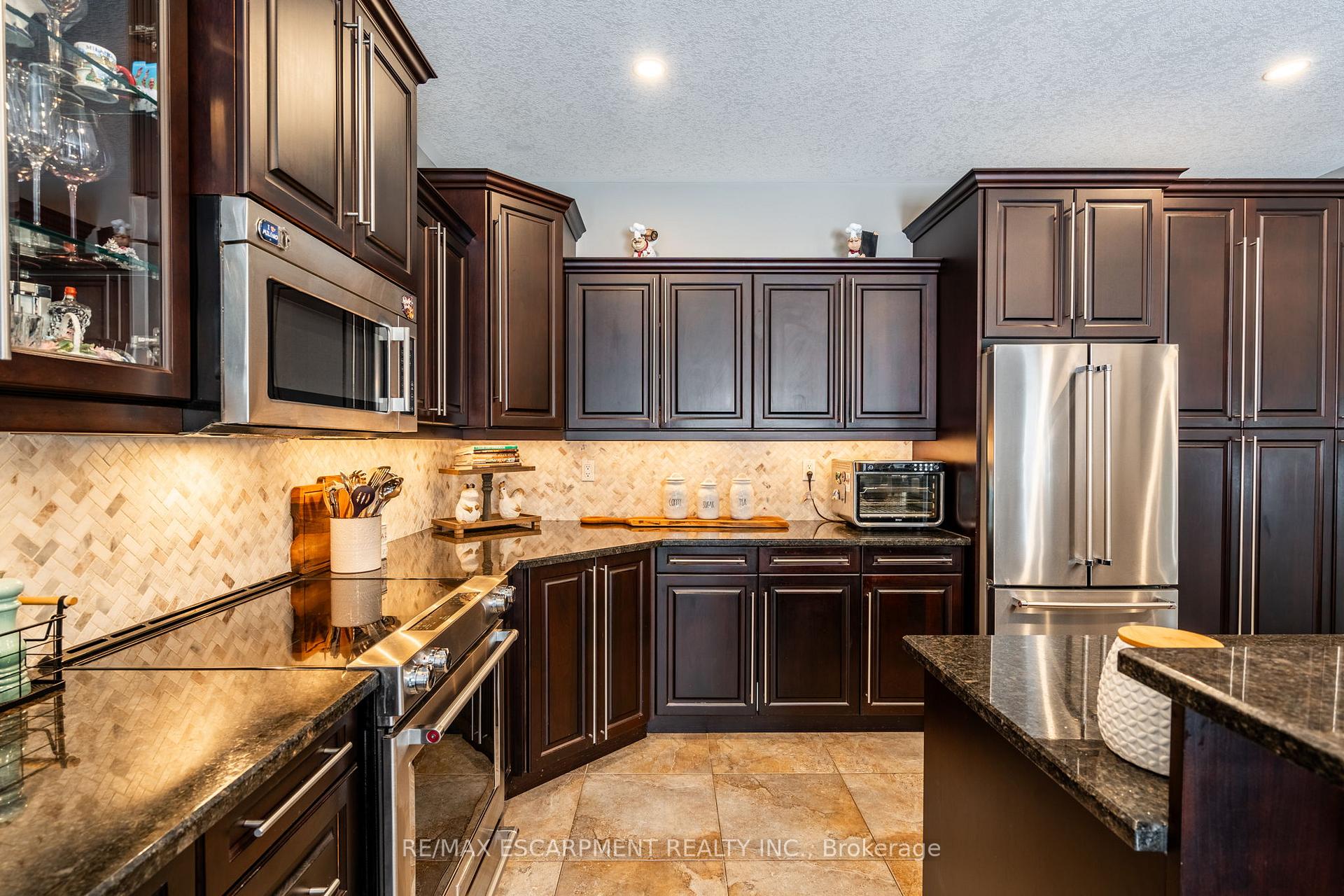 Photo 20 of 80 Commando Court, Hamilton, Waterdown — HOMEH