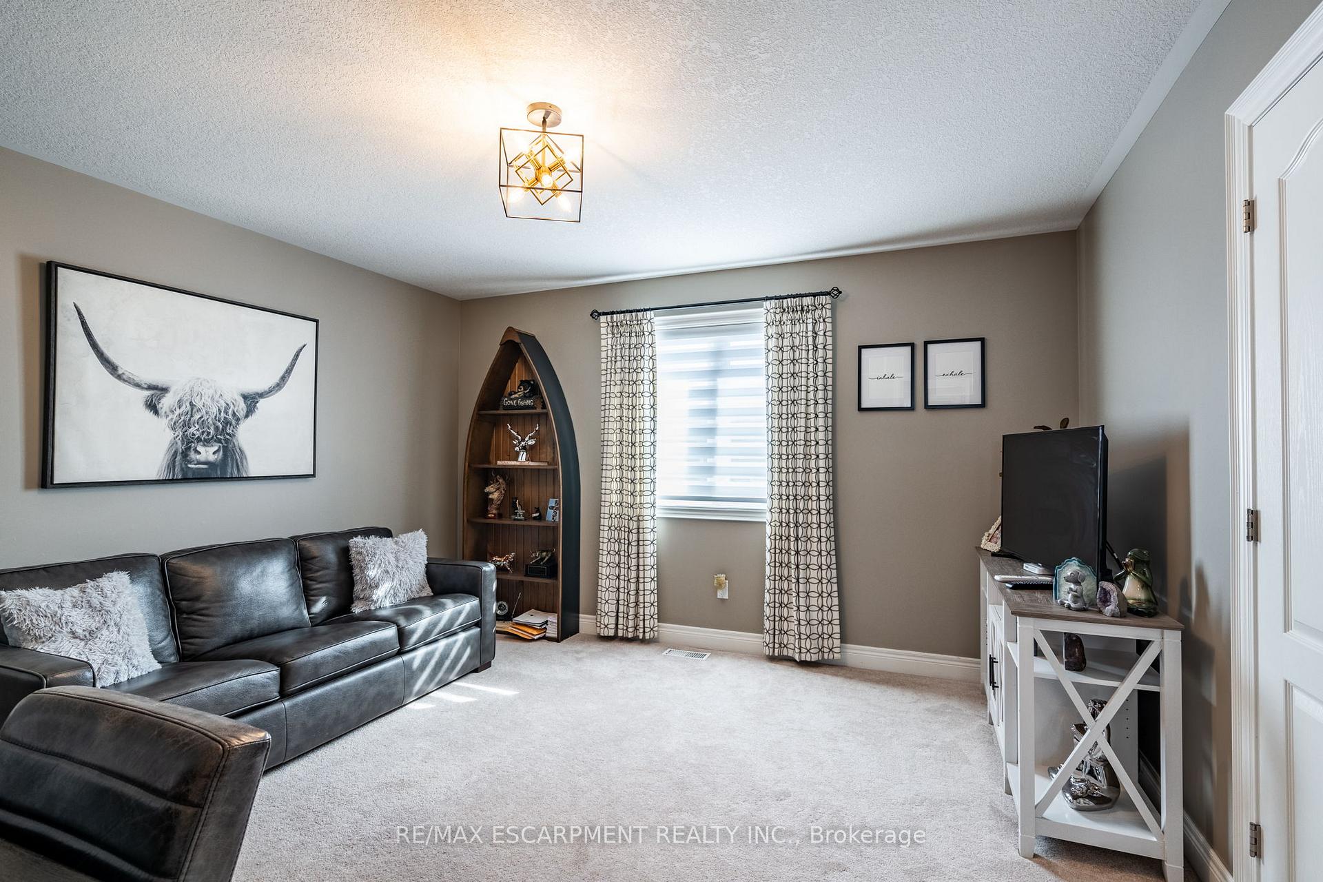 Photo 23 of 80 Commando Court, Hamilton, Waterdown — HOMEH