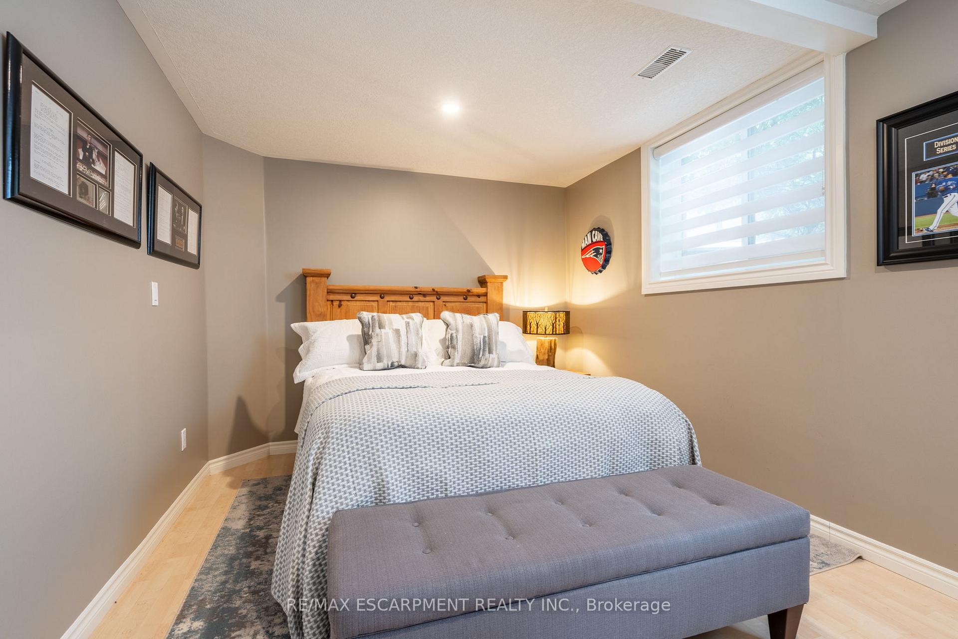 Photo 22 of 80 Commando Court, Hamilton, Waterdown — HOMEH