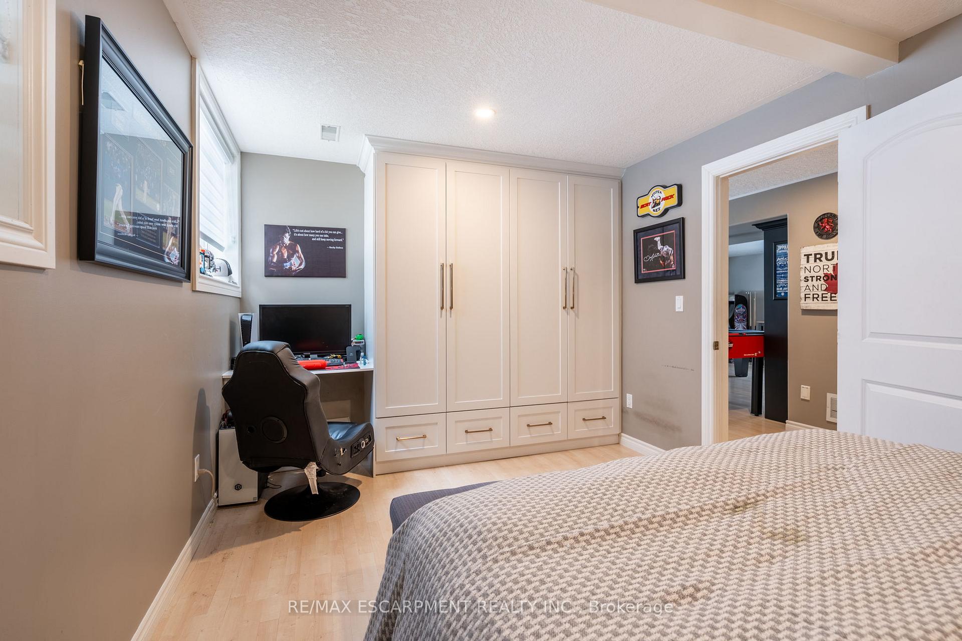 Photo 45 of 80 Commando Court, Hamilton, Waterdown — HOMEH