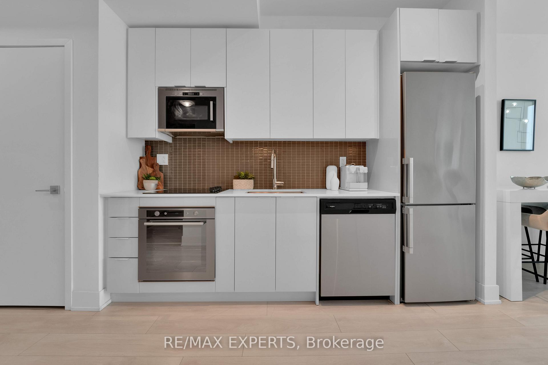 Photo 5 of Unit 706, 2916 Highway 7, Vaughan, Concord — HOMEH