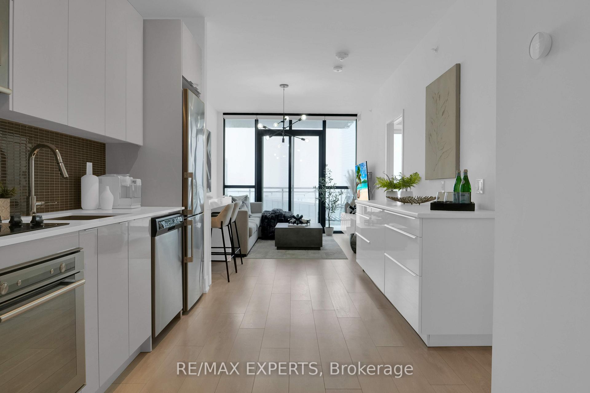 Photo 3 of Unit 706, 2916 Highway 7, Vaughan, Concord — HOMEH