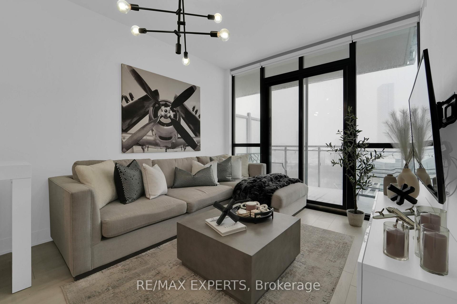 Photo 7 of Unit 706, 2916 Highway 7, Vaughan, Concord — HOMEH