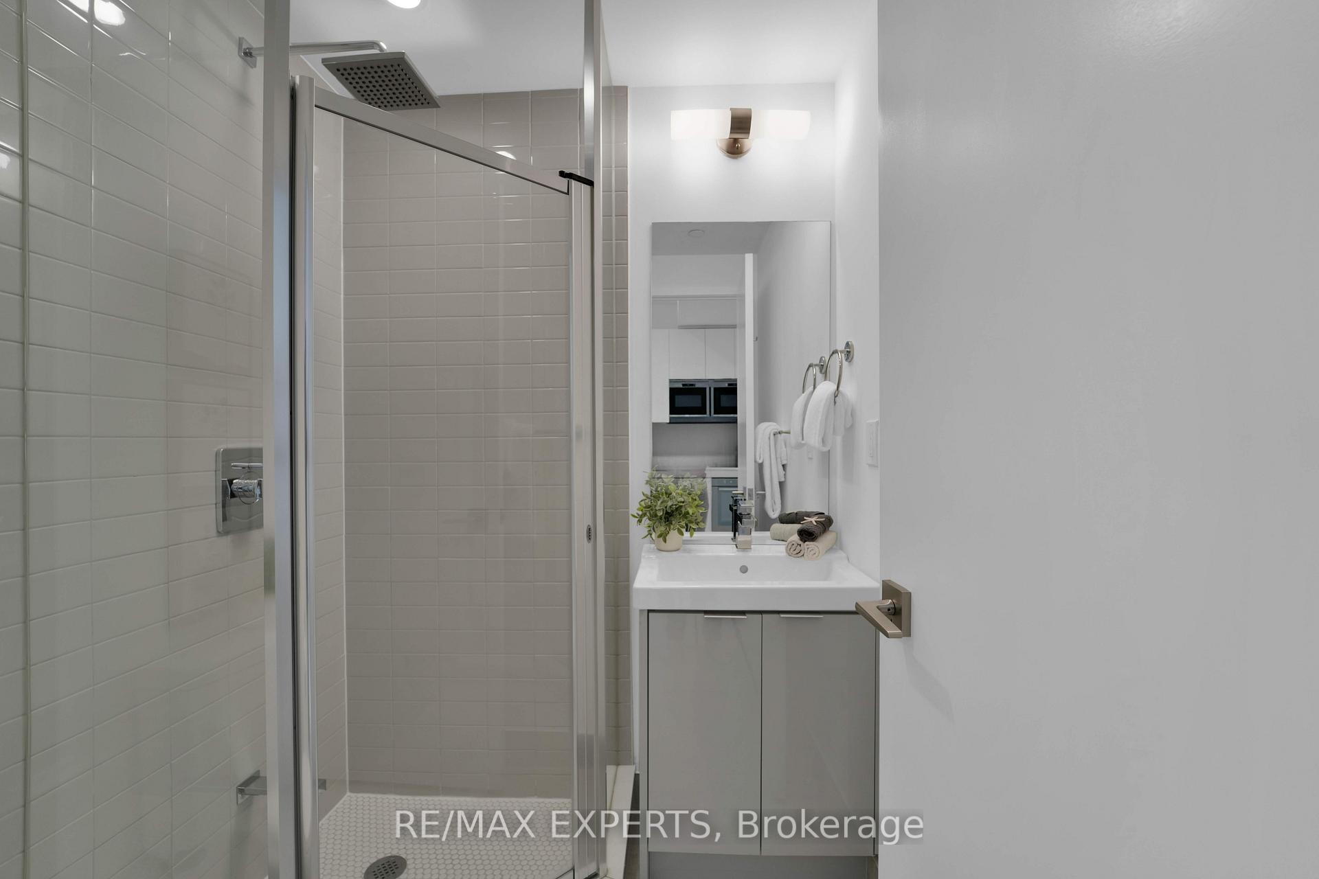 Photo 18 of Unit 706, 2916 Highway 7, Vaughan, Concord — HOMEH