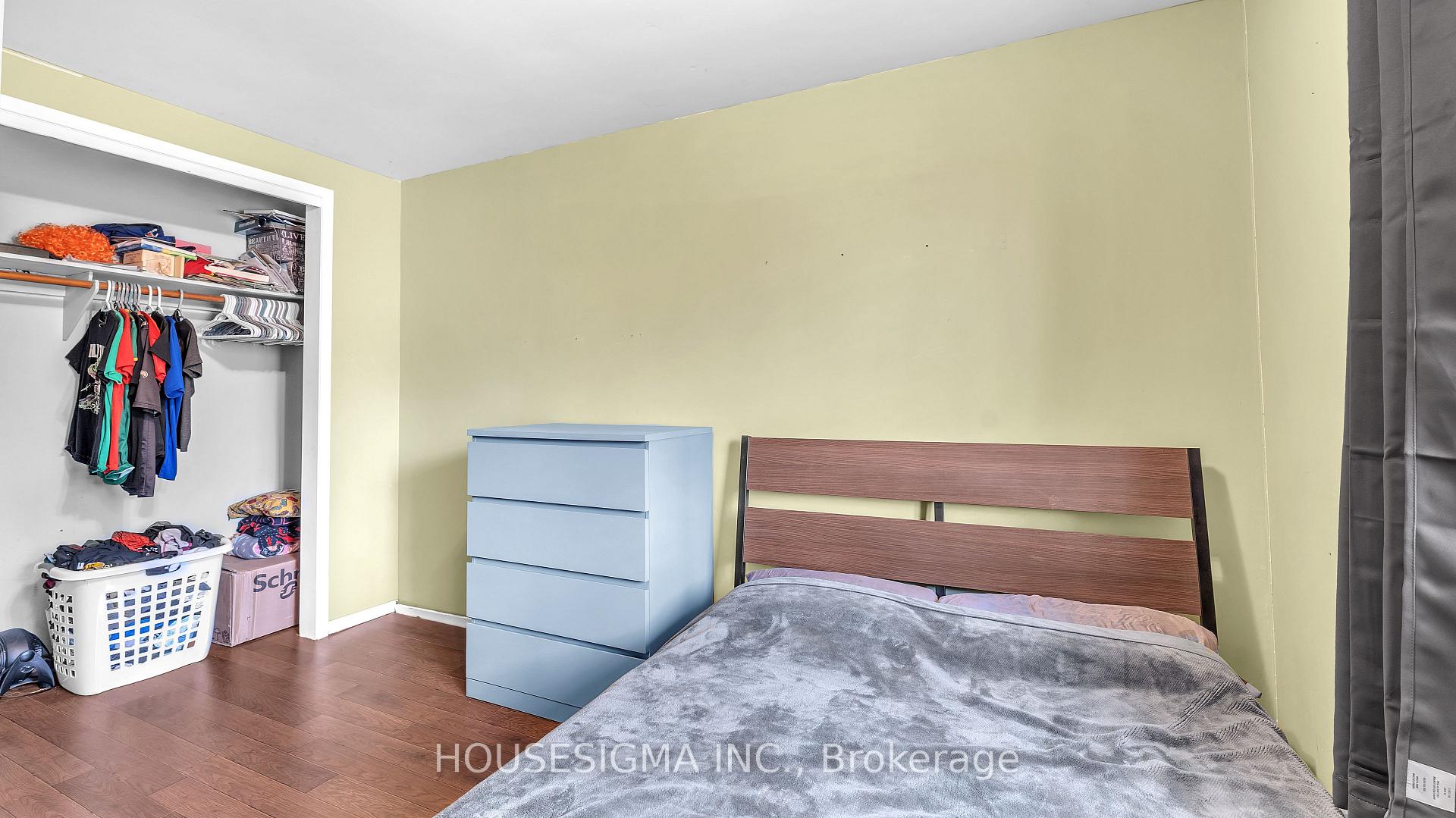Photo 3 of 141 Chestnut Street, St. Thomas — HOMEH