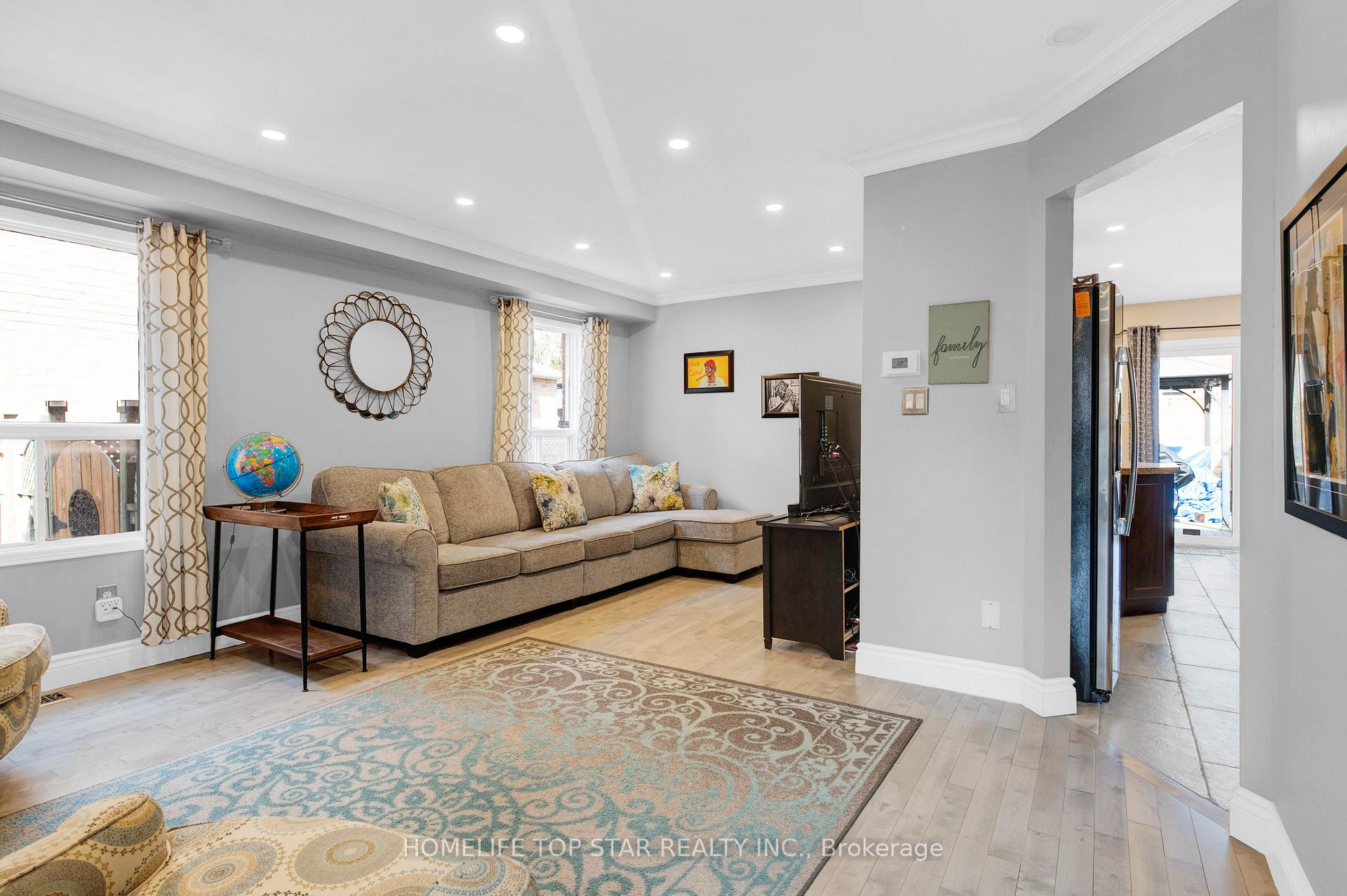 Photo 4 of 103 Booth Crescent N, Ajax, Central — HOMEH