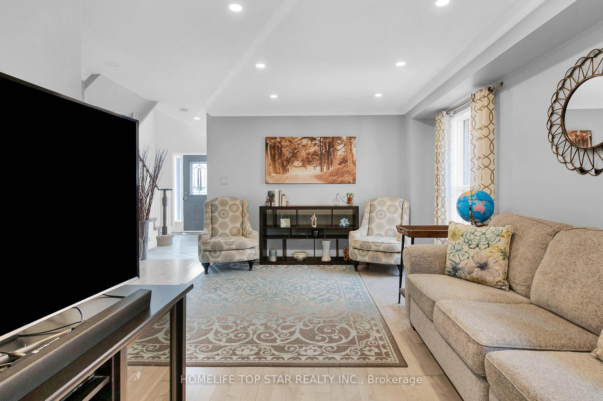 Photo 7 of 103 Booth Crescent N, Ajax, Central — HOMEH