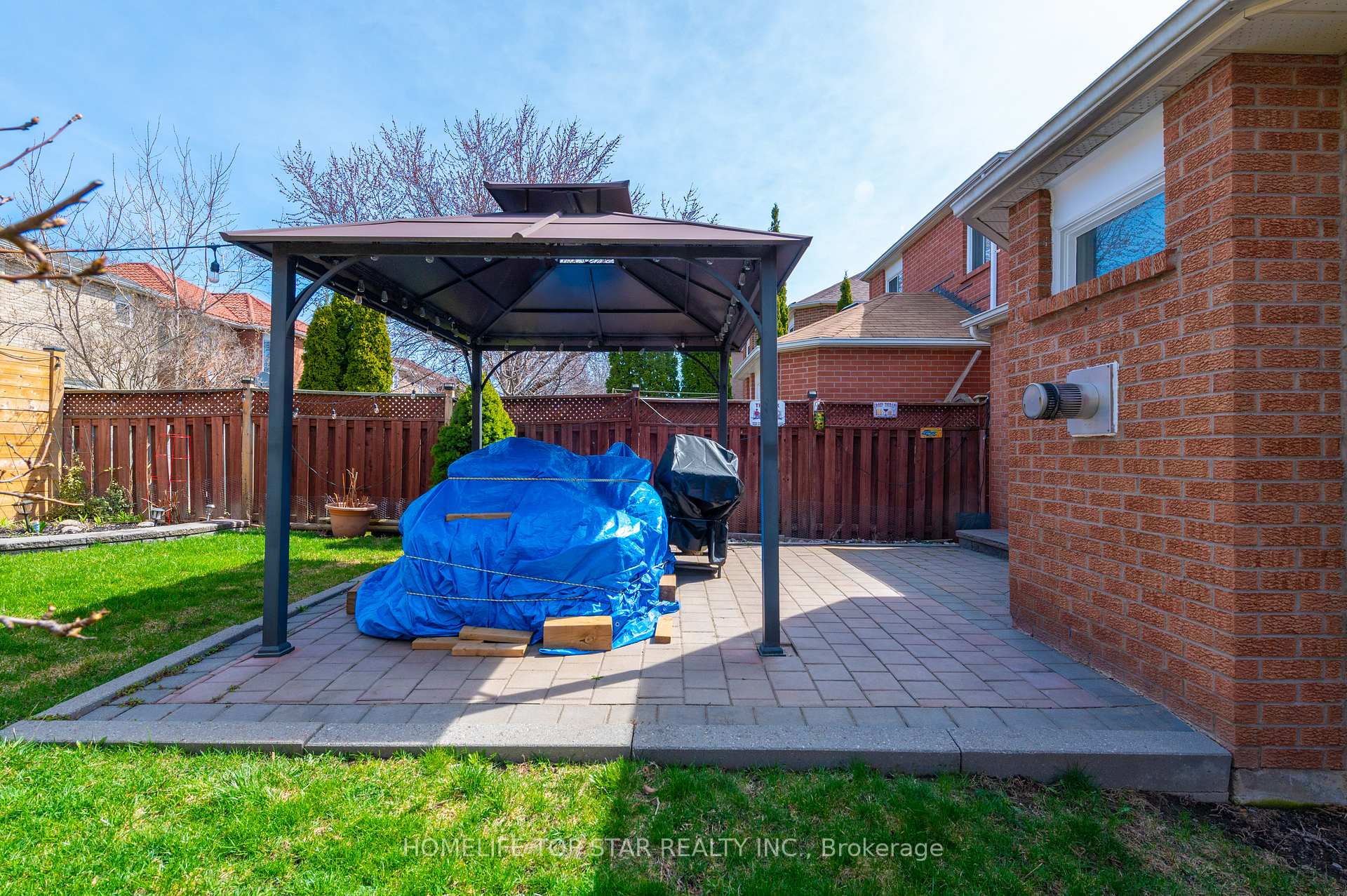 Photo 30 of 103 Booth Crescent N, Ajax, Central — HOMEH