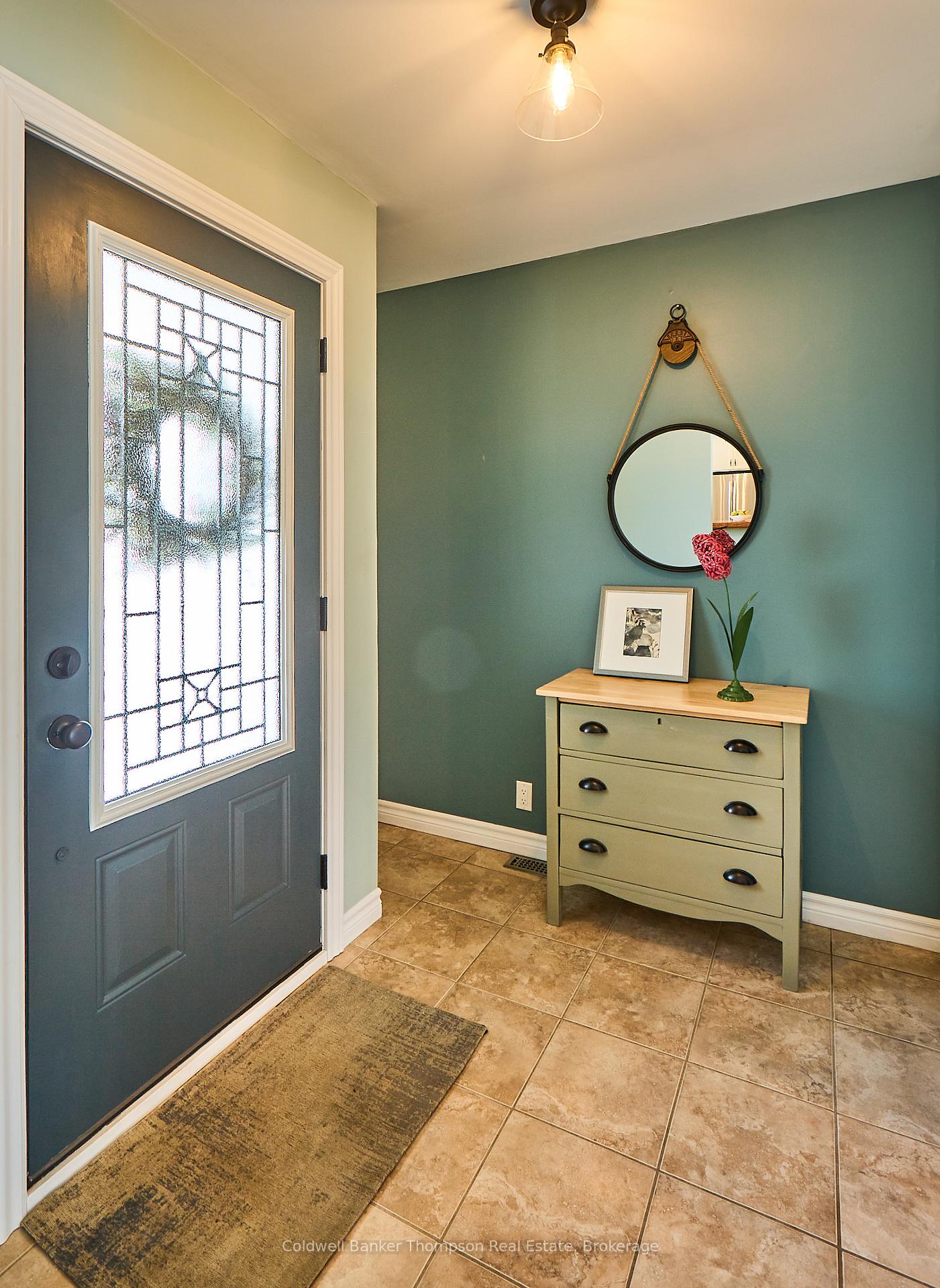 Photo 3 of 125 Douglas Street, Gravenhurst, Muskoka (S) — HOMEH