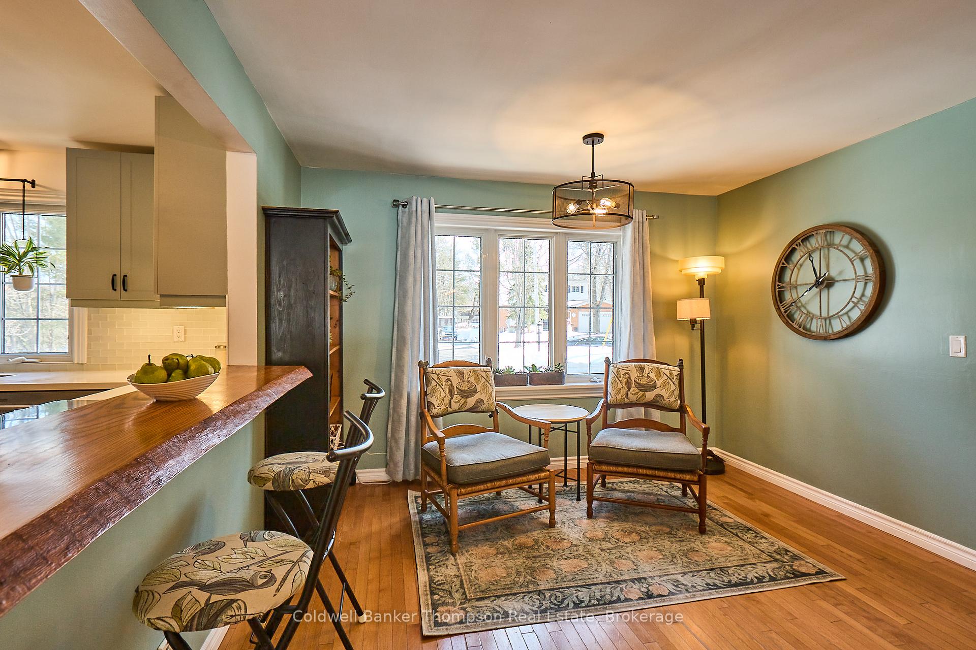 Photo 6 of 125 Douglas Street, Gravenhurst, Muskoka (S) — HOMEH