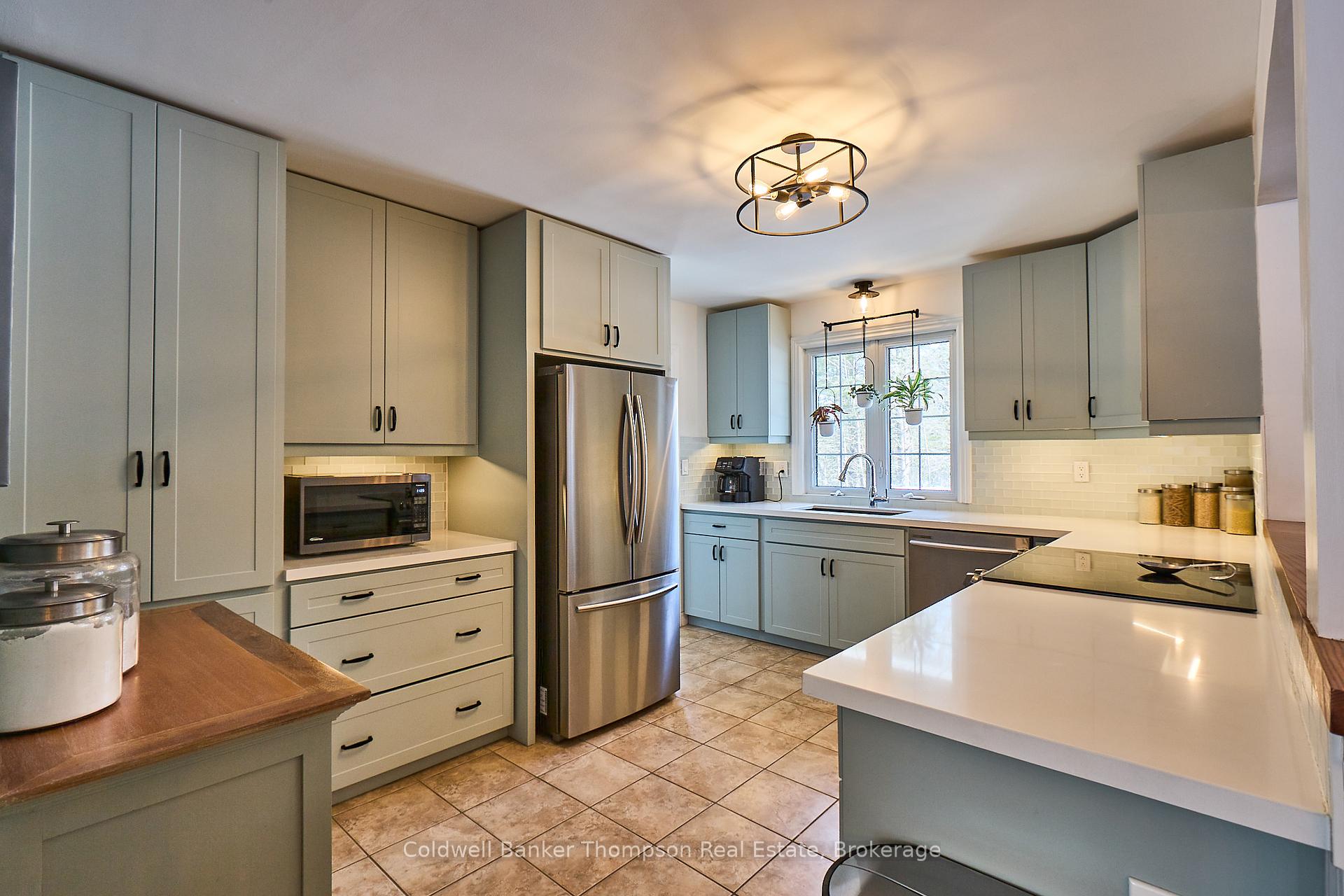 Photo 8 of 125 Douglas Street, Gravenhurst, Muskoka (S) — HOMEH