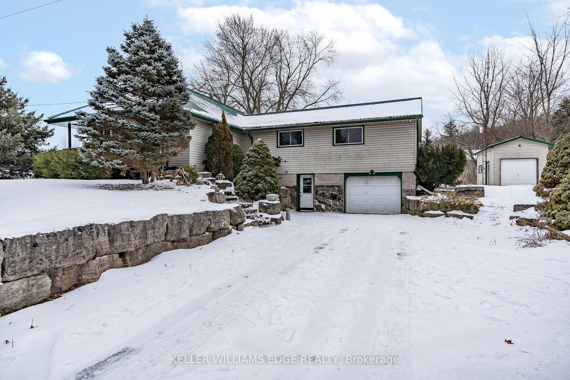 Photo 3 of 2038 2ND Concession Road W, Hamilton, Rural Flamborough — HOMEH