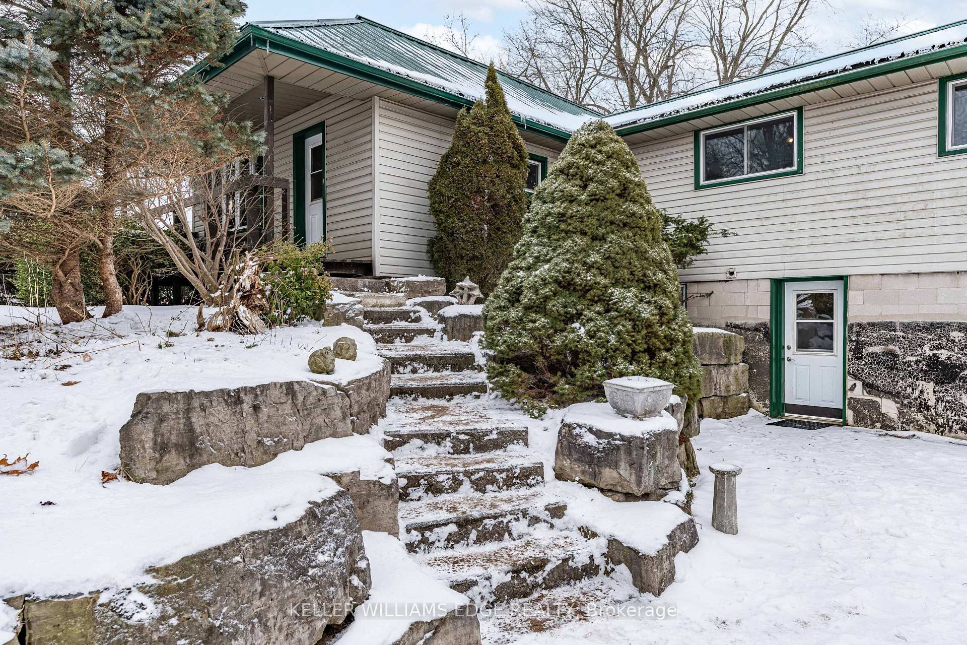 Photo 6 of 2038 2ND Concession Road W, Hamilton, Rural Flamborough — HOMEH