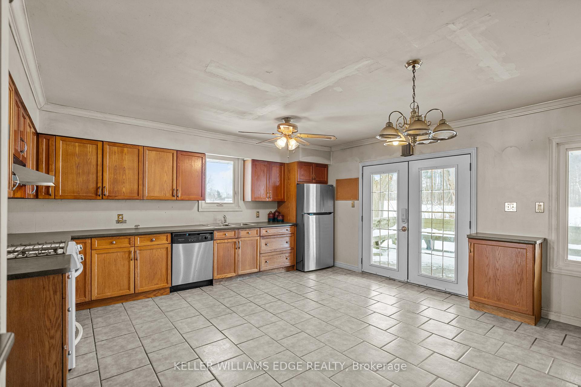 Photo 9 of 2038 2ND Concession Road W, Hamilton, Rural Flamborough — HOMEH