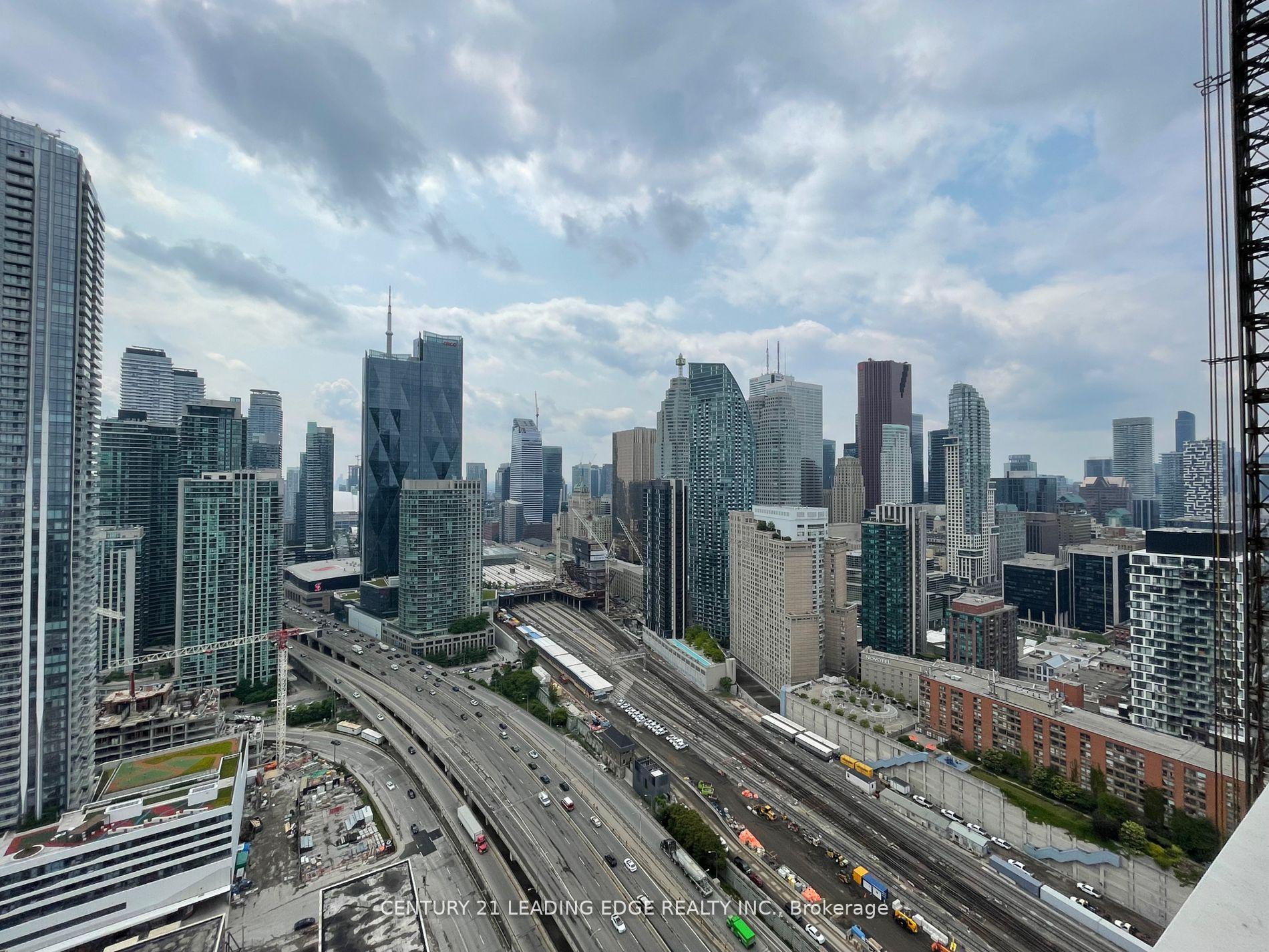 Photo 4 of Unit 4212, 55 Cooper Street, Toronto, Waterfront Communities — HOMEH