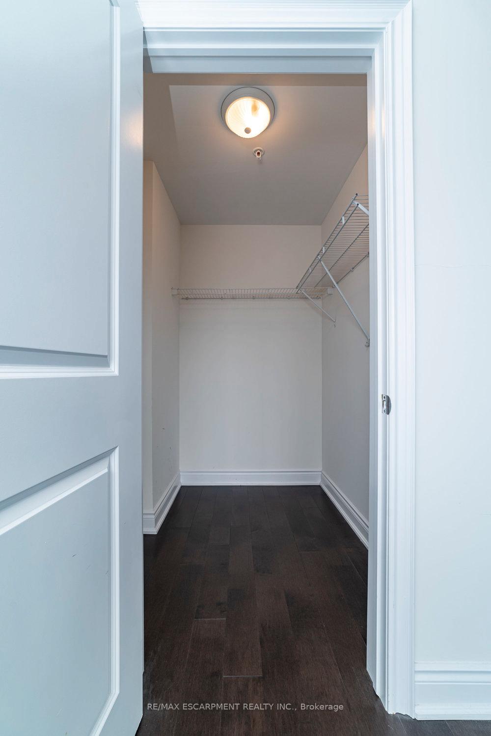 Photo 11 of Unit 305, 427 Aberdeen Avenue, Hamilton, Kirkendall — HOMEH