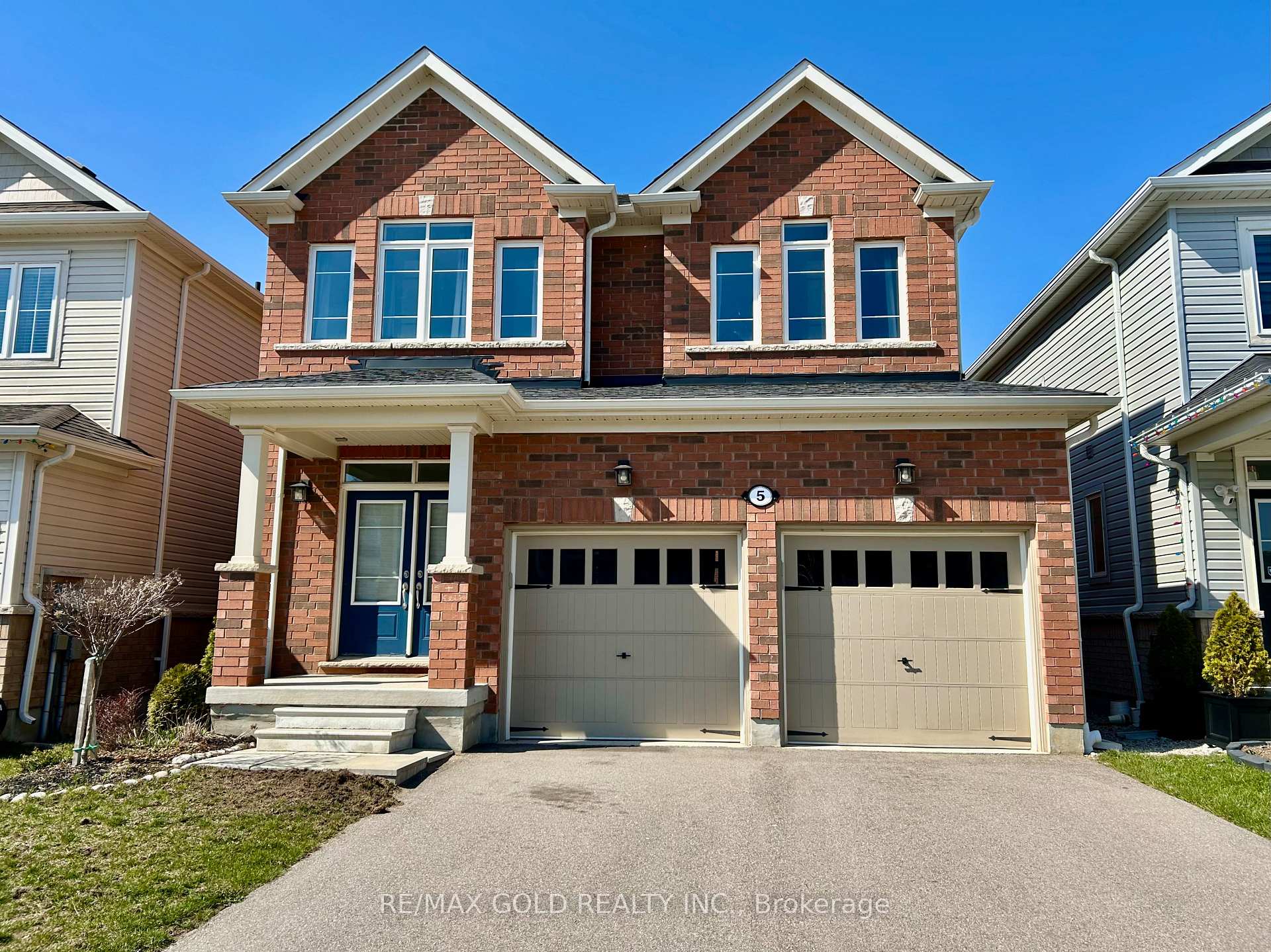 Photo 1 of 5 Attleberry Crescent, Hamilton, Rural Flamborough — HOMEH