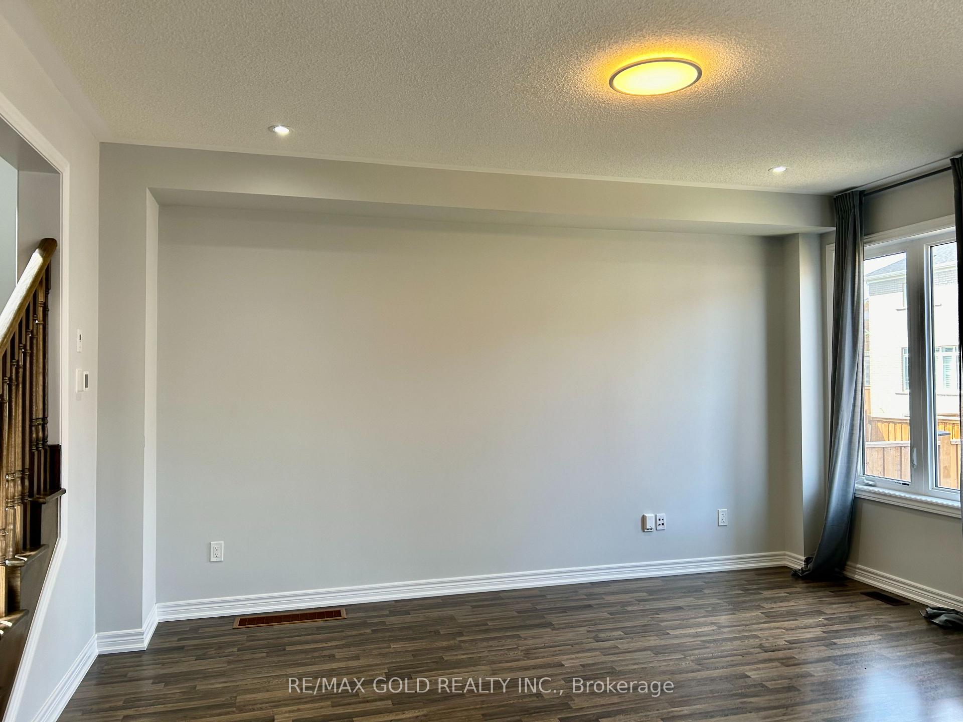 Photo 28 of 5 Attleberry Crescent, Hamilton, Rural Flamborough — HOMEH