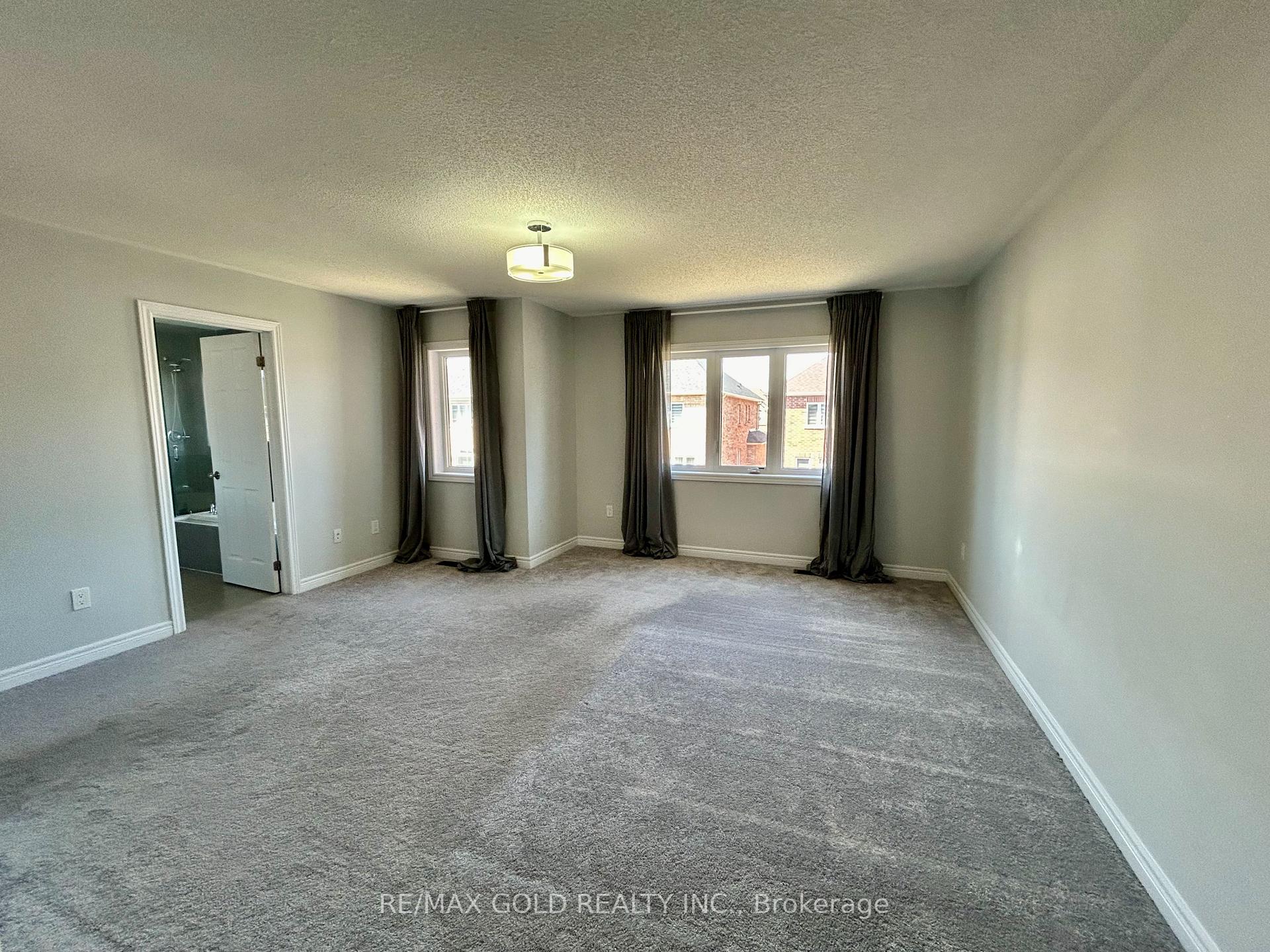 Photo 11 of 5 Attleberry Crescent, Hamilton, Rural Flamborough — HOMEH