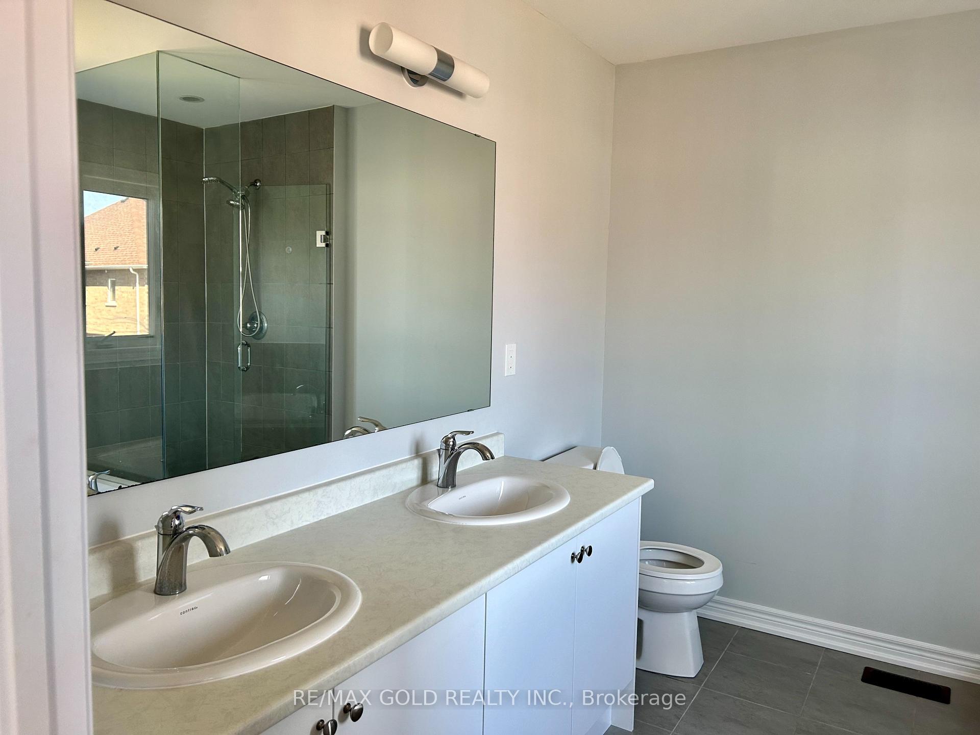 Photo 12 of 5 Attleberry Crescent, Hamilton, Rural Flamborough — HOMEH