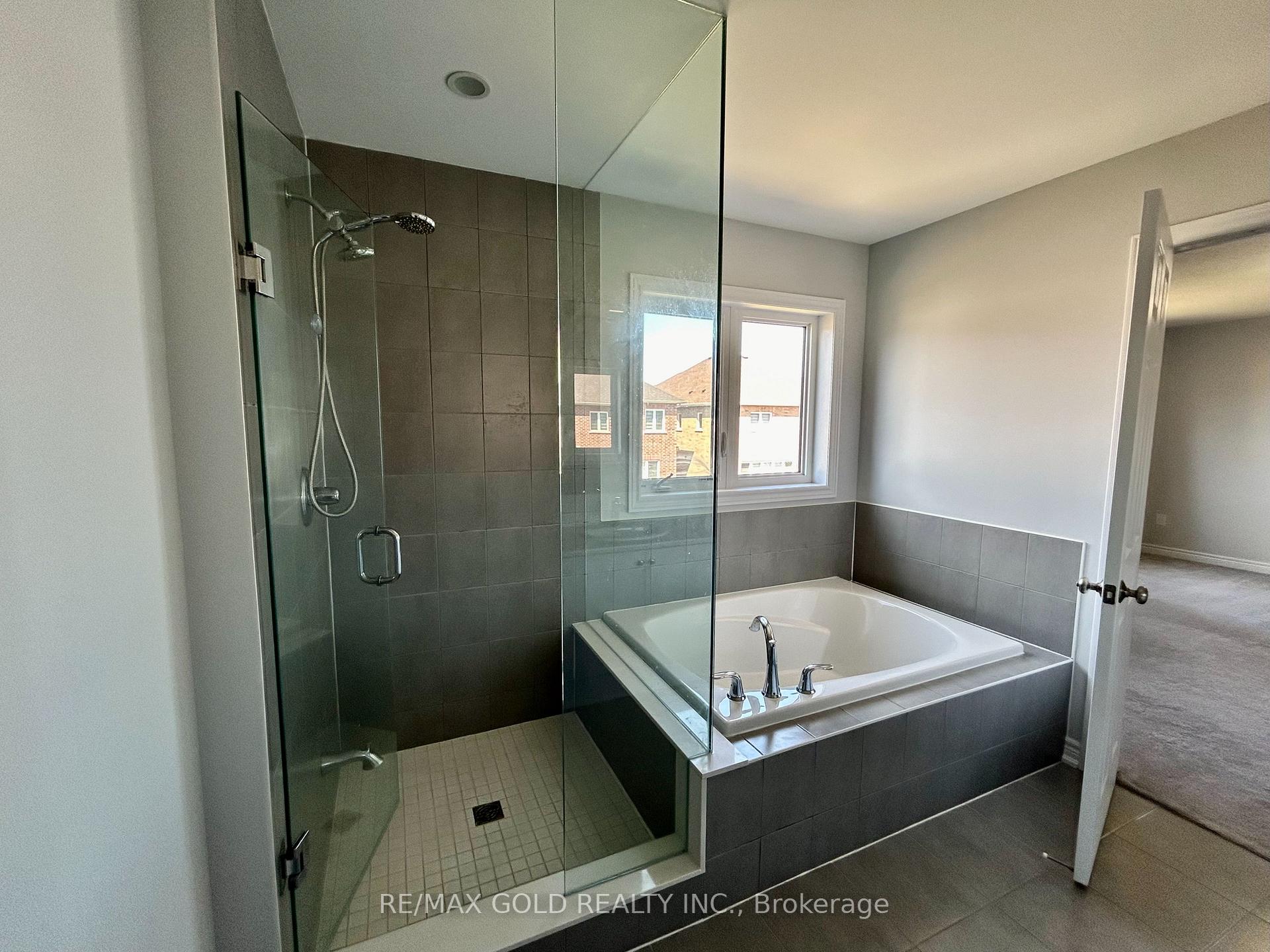 Photo 21 of 5 Attleberry Crescent, Hamilton, Rural Flamborough — HOMEH