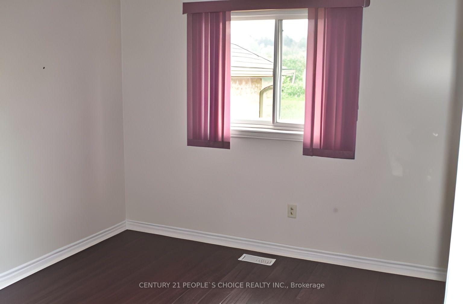 Photo 12 of 75 Hewitt Lane, Guelph, Willow West/Sugarbush/West Acres — HOMEH