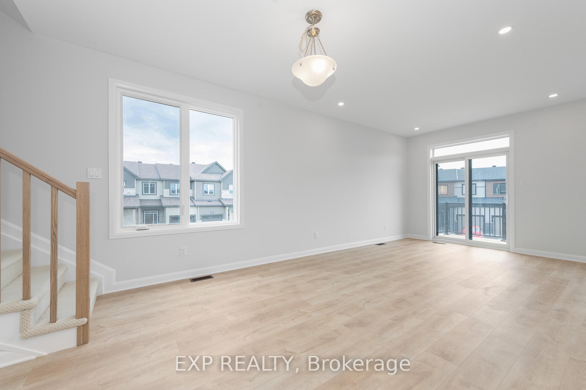 Photo 3 of 520 Convenire Row, Ottawa, Avalon West — HOMEH