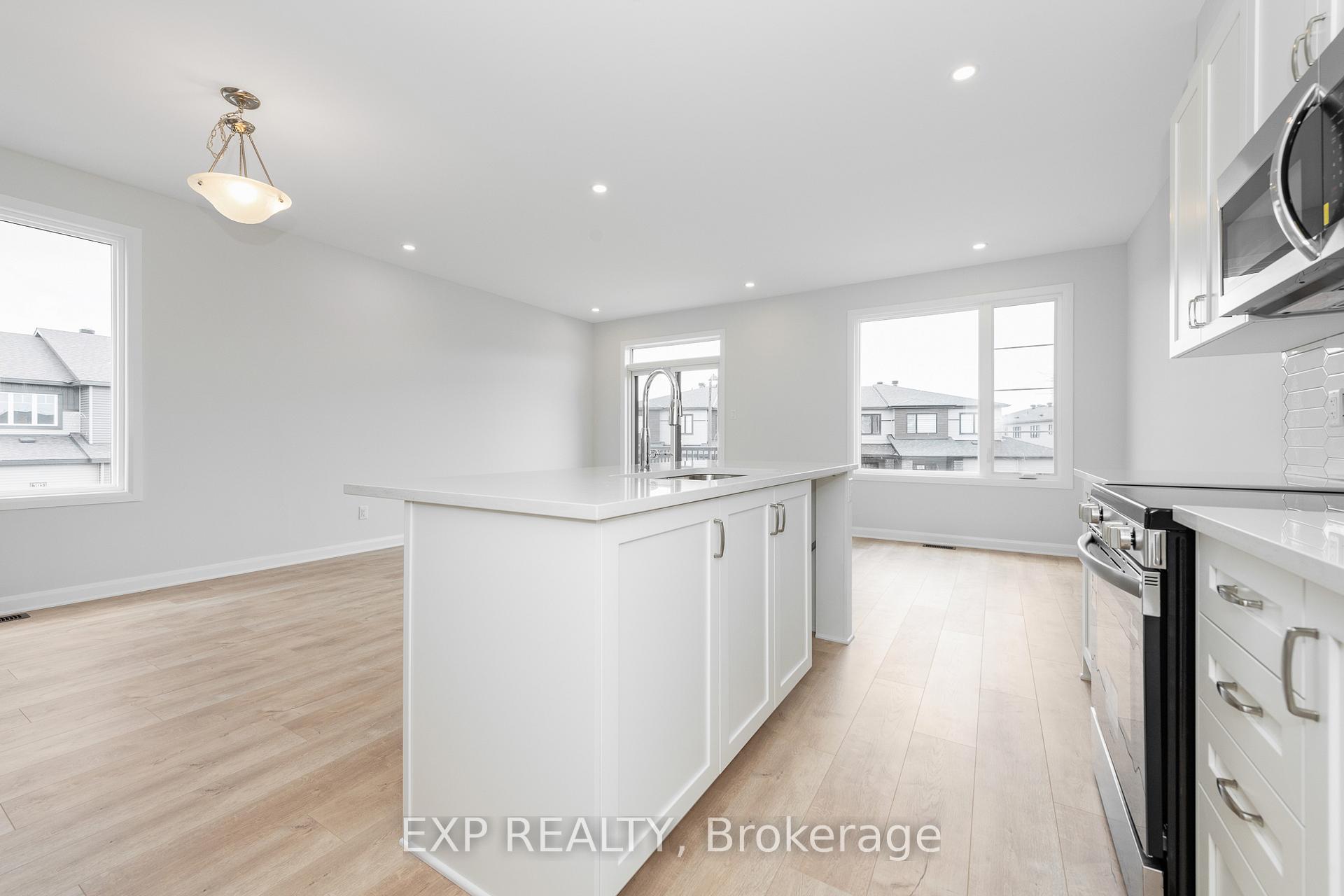 Photo 8 of 520 Convenire Row, Ottawa, Avalon West — HOMEH