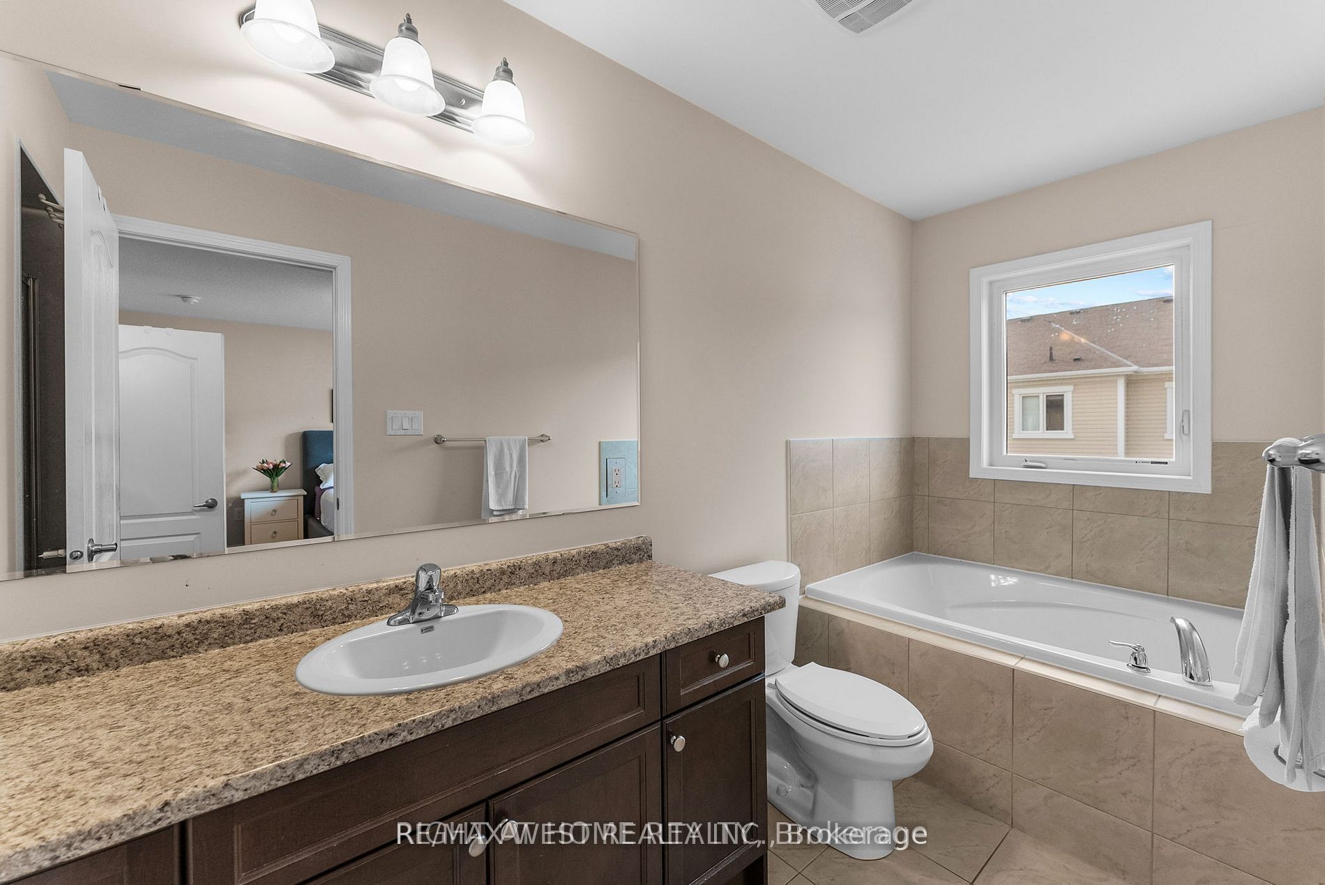 Photo 14 of 18 Allium Road, Brampton, Northwest Brampton — HOMEH