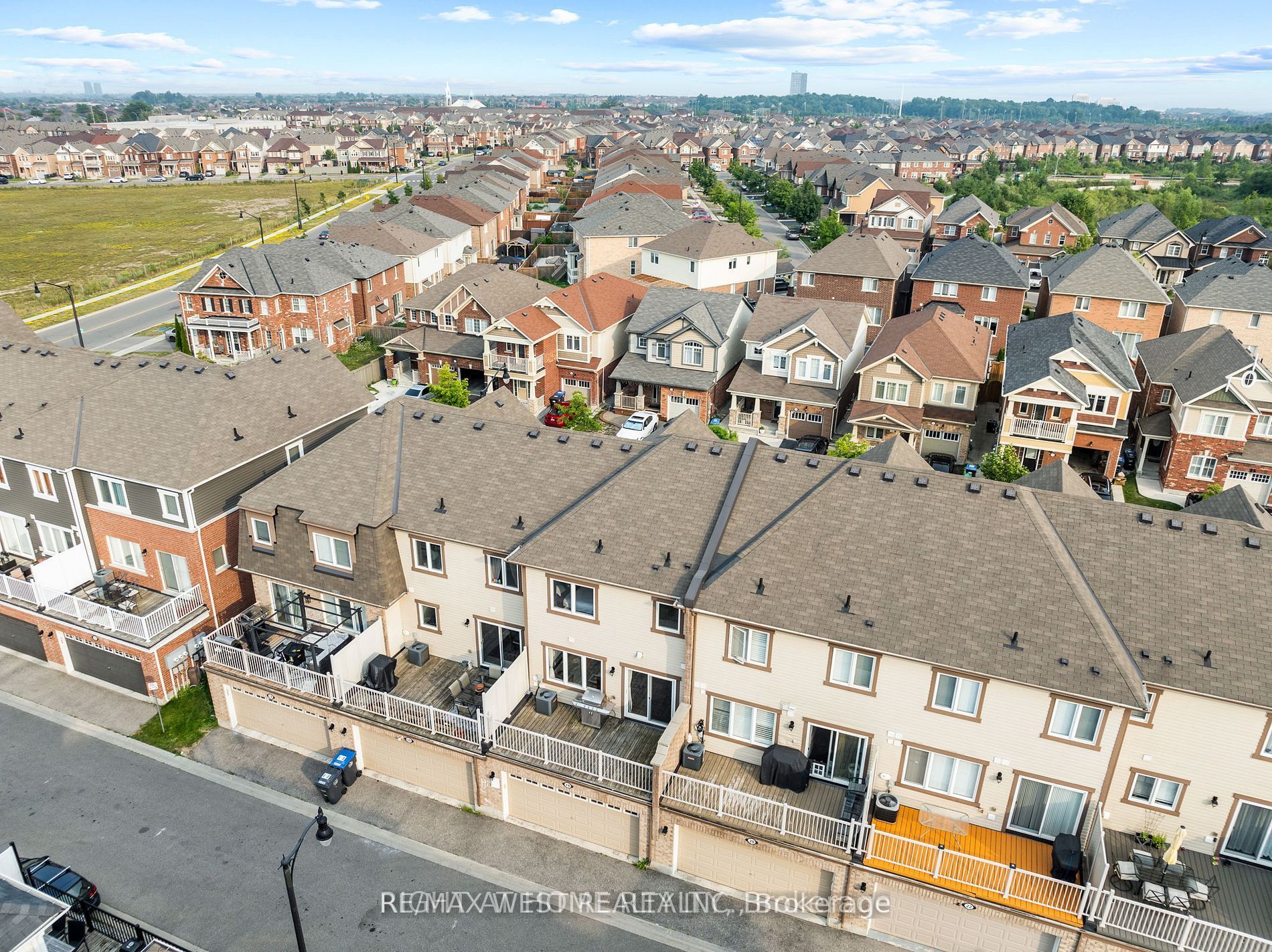Photo 3 of 18 Allium Road, Brampton, Northwest Brampton — HOMEH