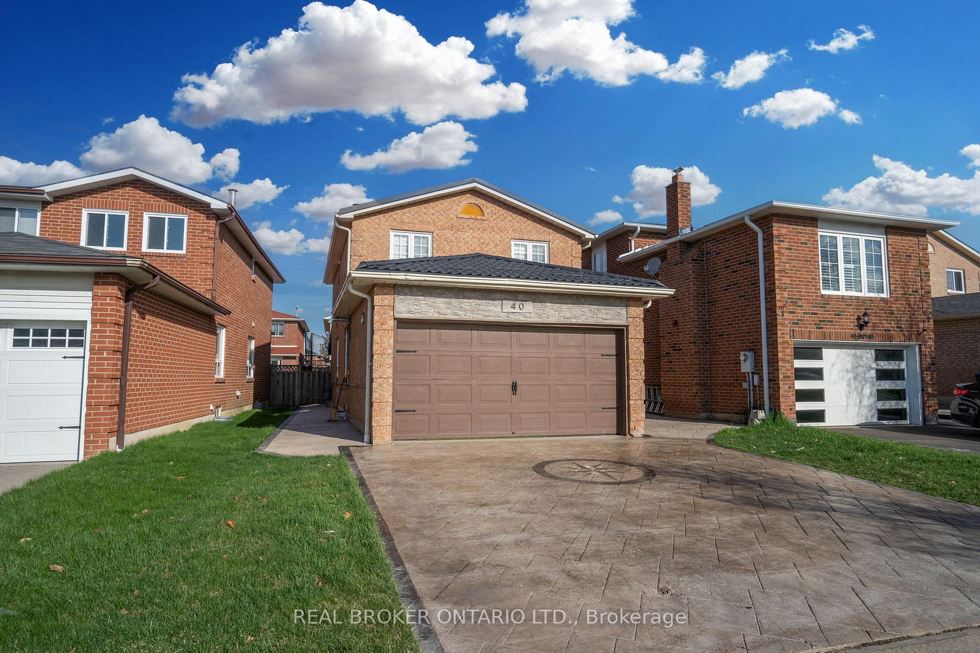 Photo 33 of 40 Metzak Drive, Brampton, Heart Lake West — HOMEH